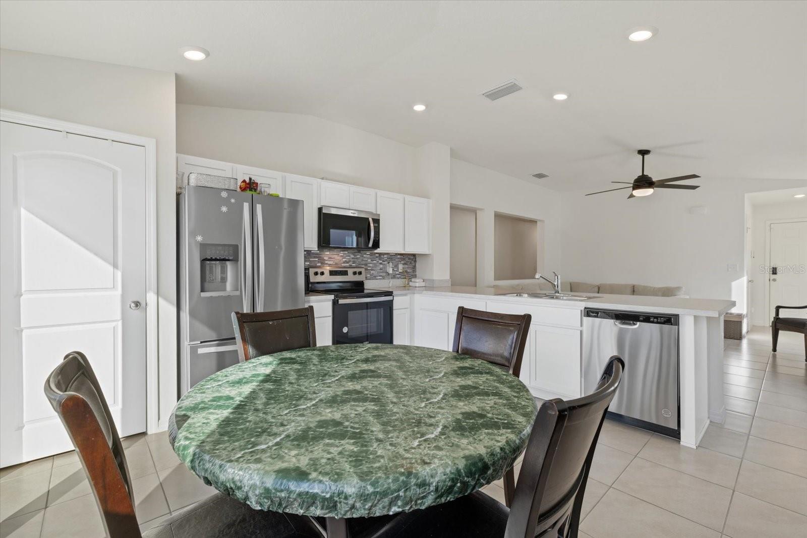 9120 SANDY BLUFFS CIR — photo 15