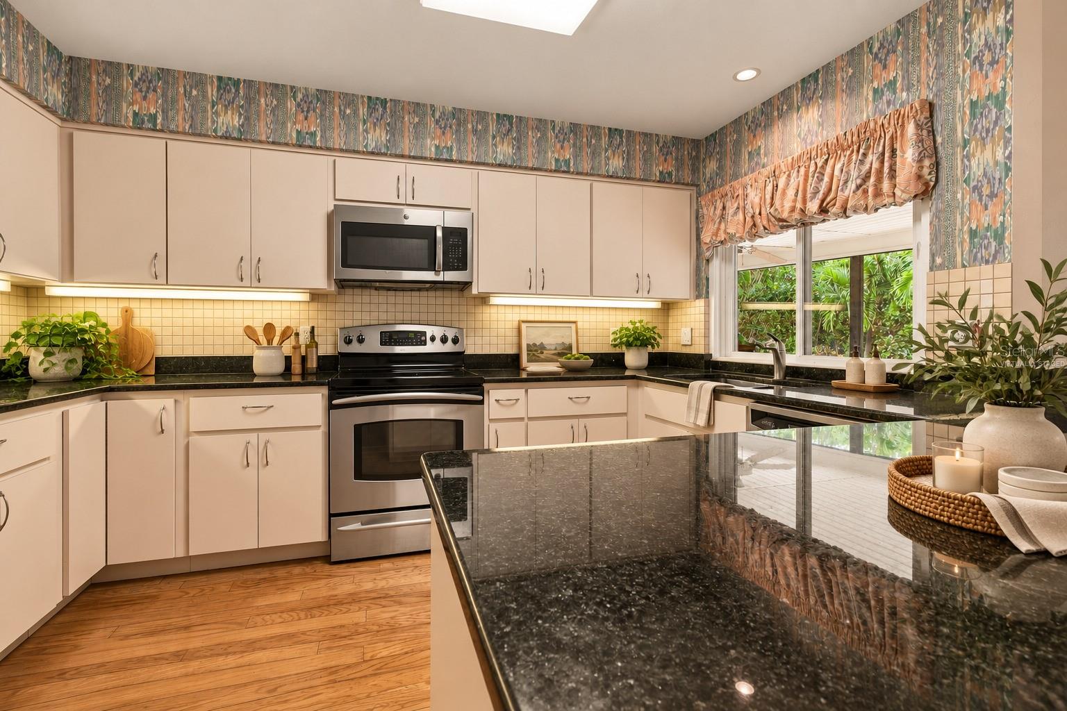 5104 W SAN JOSE ST — photo 9