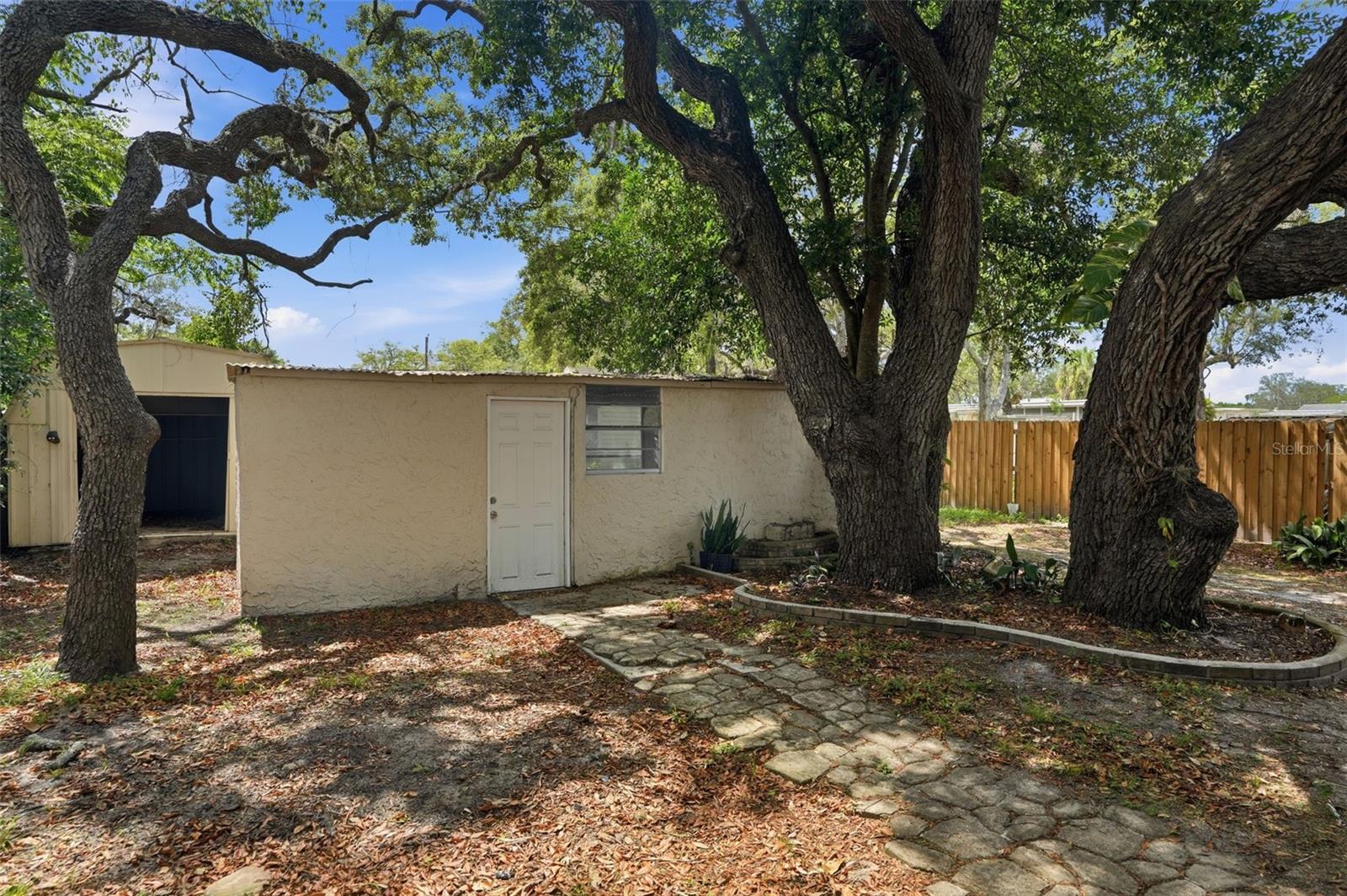 11311 ALTOONA AVE — photo 33