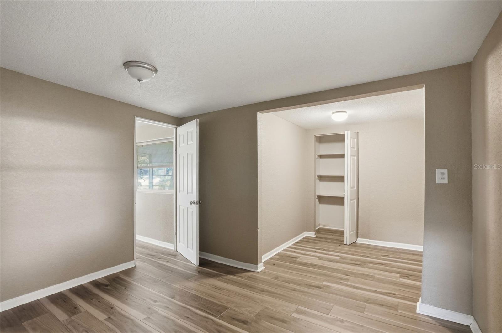 11311 ALTOONA AVE — photo 23