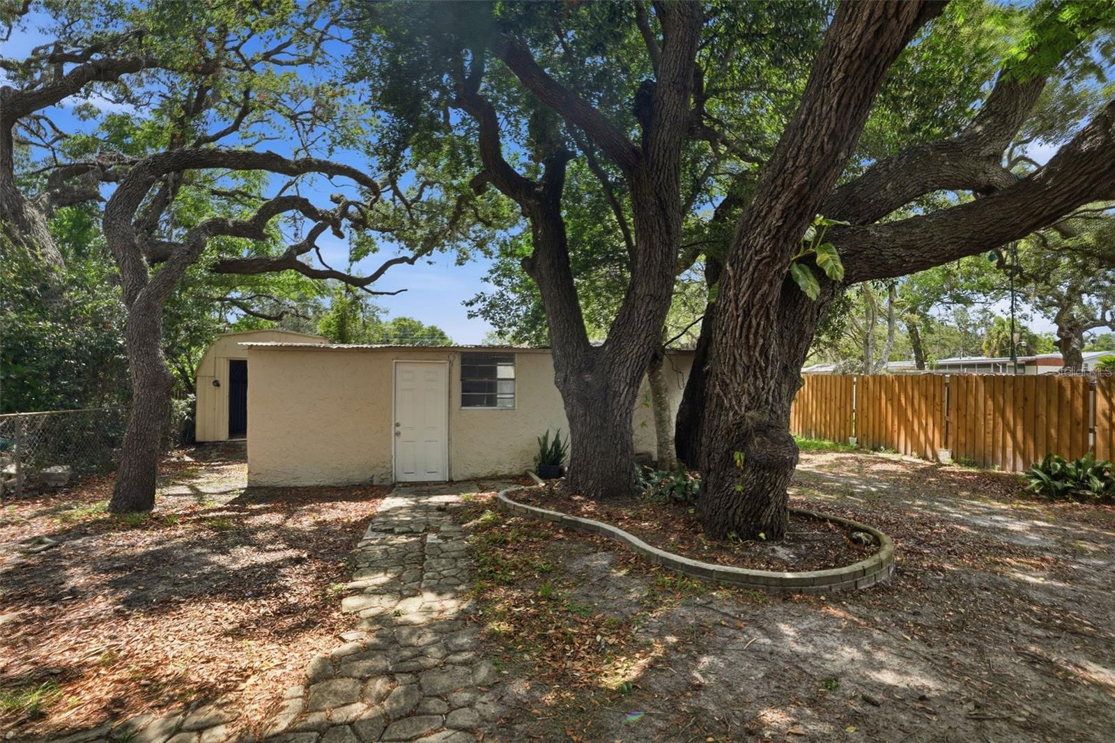 11311 ALTOONA AVE — photo 39