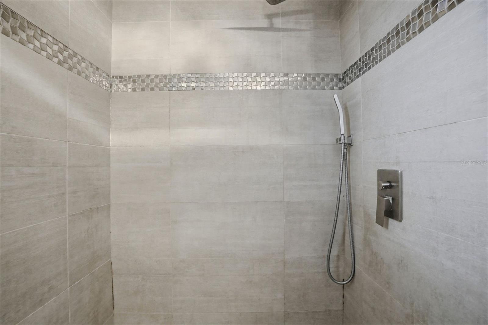 11311 ALTOONA AVE — photo 27