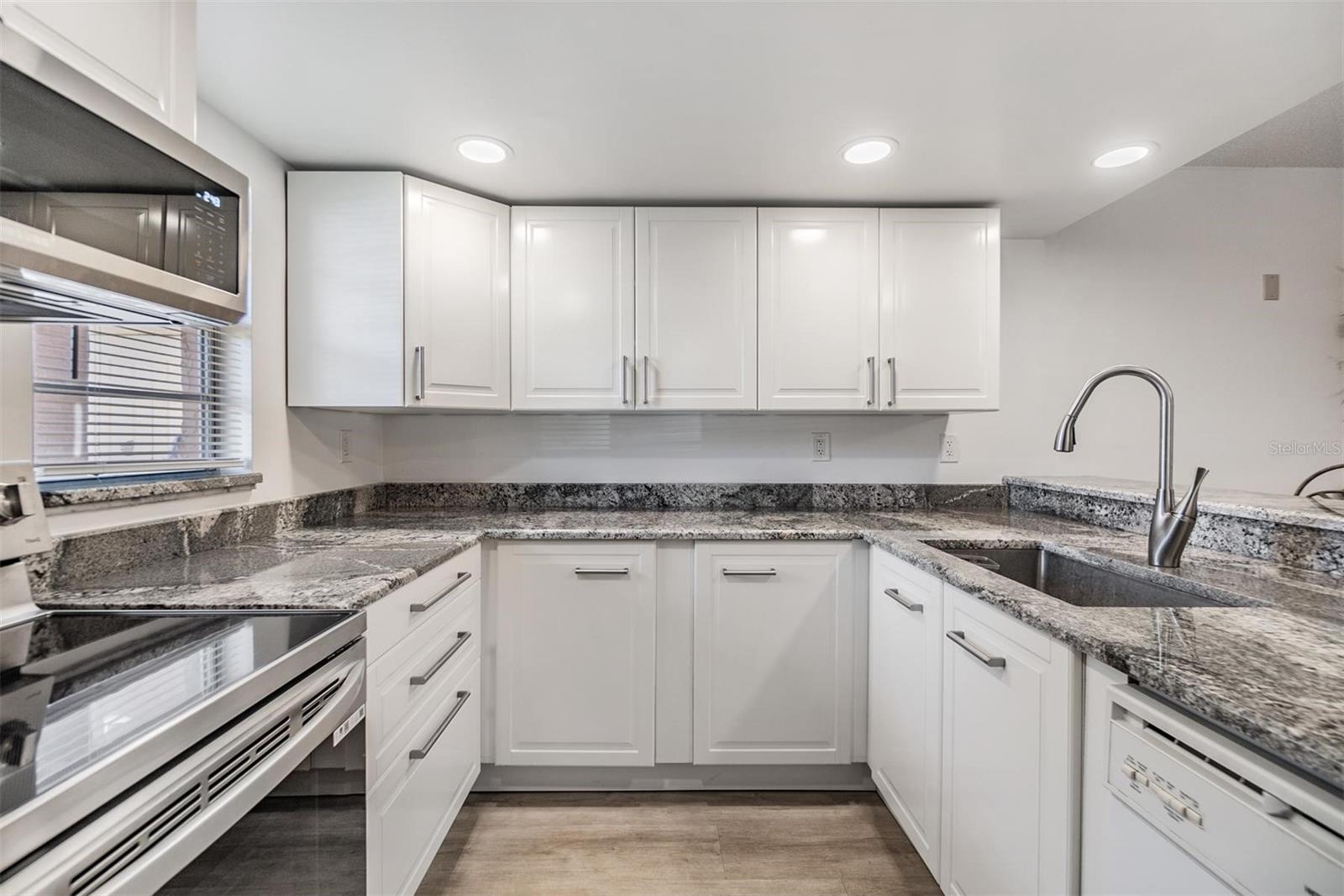 12760 INDIAN ROCKS RD #104 — photo 4