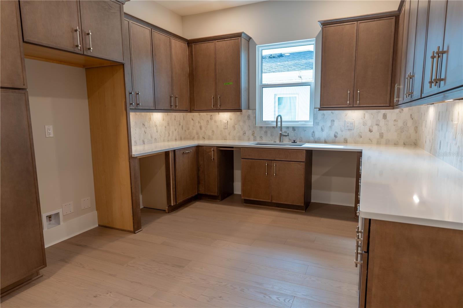 4906 W ESTRELLA ST — photo 10