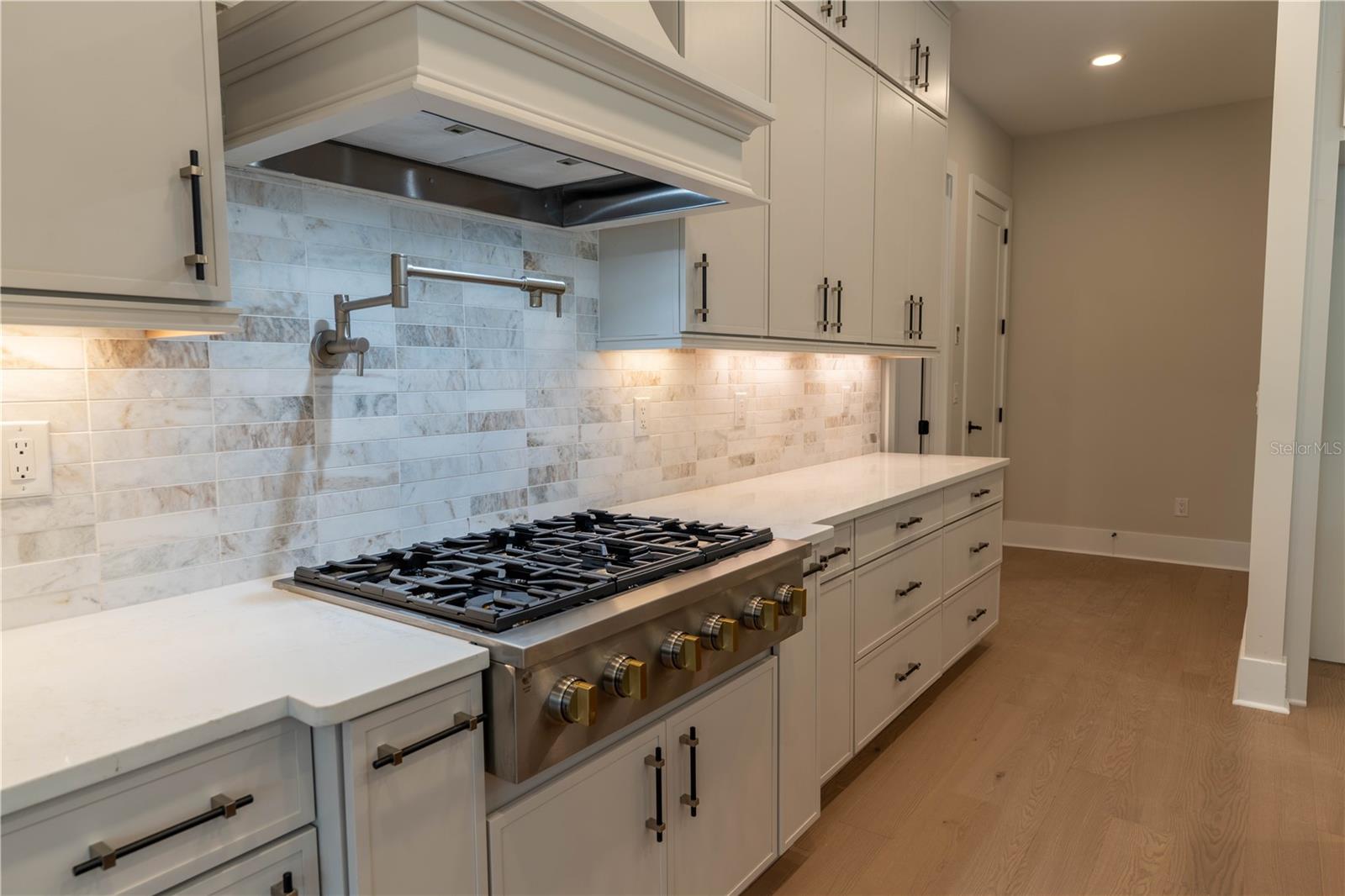 4906 W ESTRELLA ST — photo 8