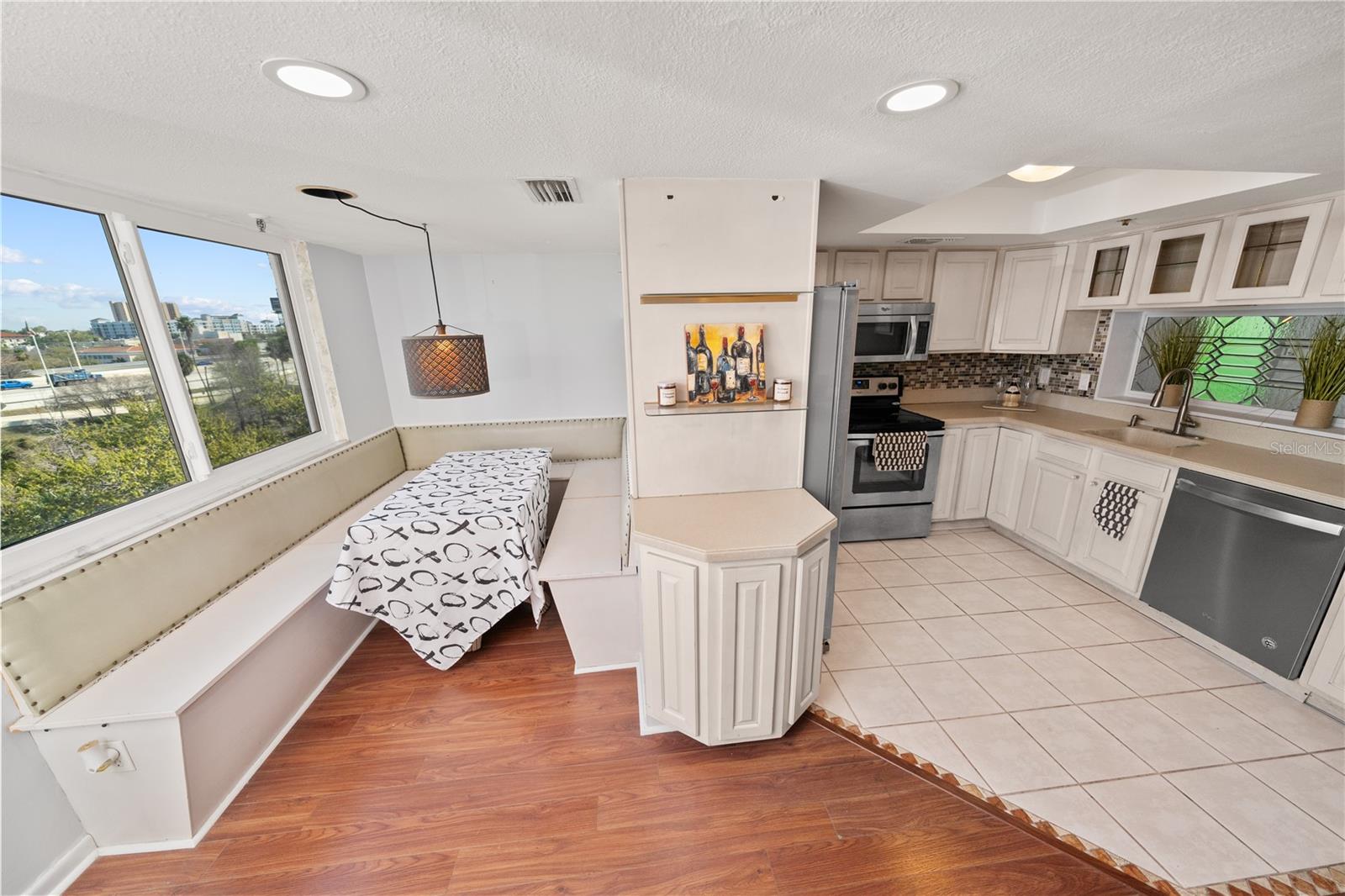 201 W LAUREL ST #701 — photo 7
