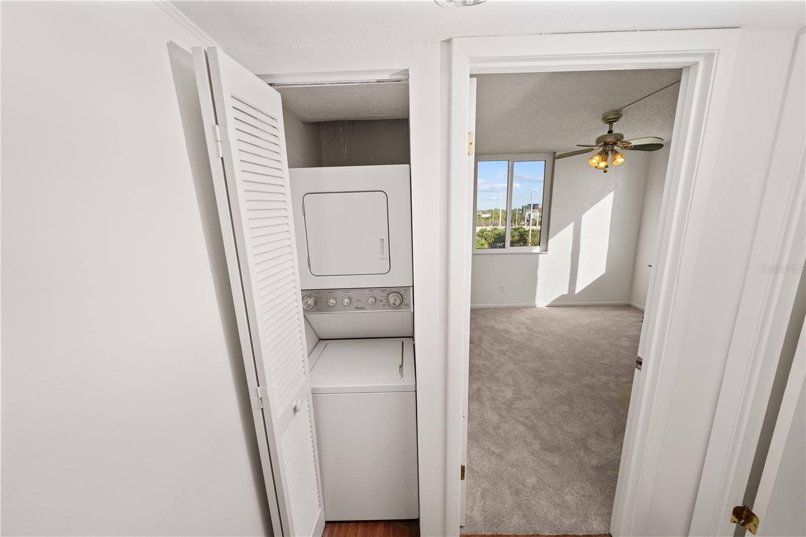 201 W LAUREL ST #701 — photo 17
