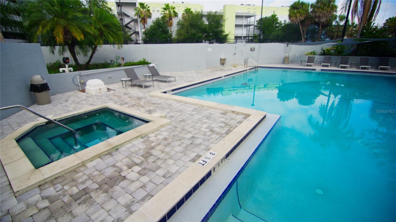 201 W LAUREL ST #701 — photo 32