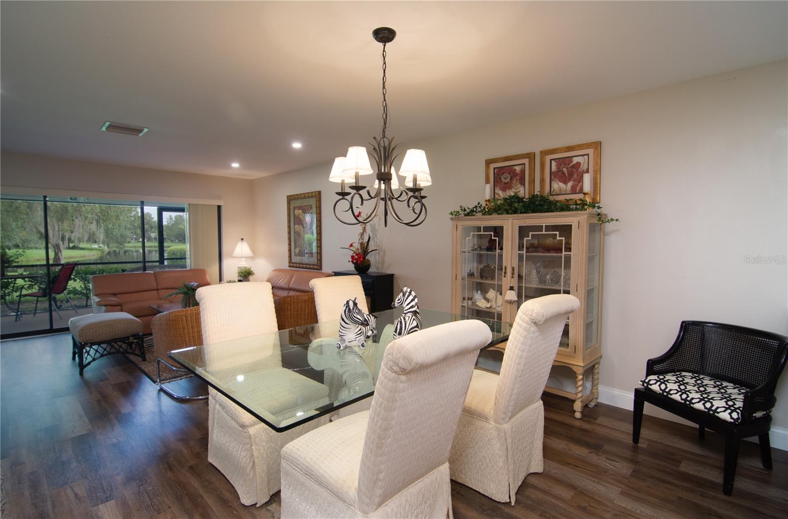 5635 GOLF POINTE DR #101 — photo 8