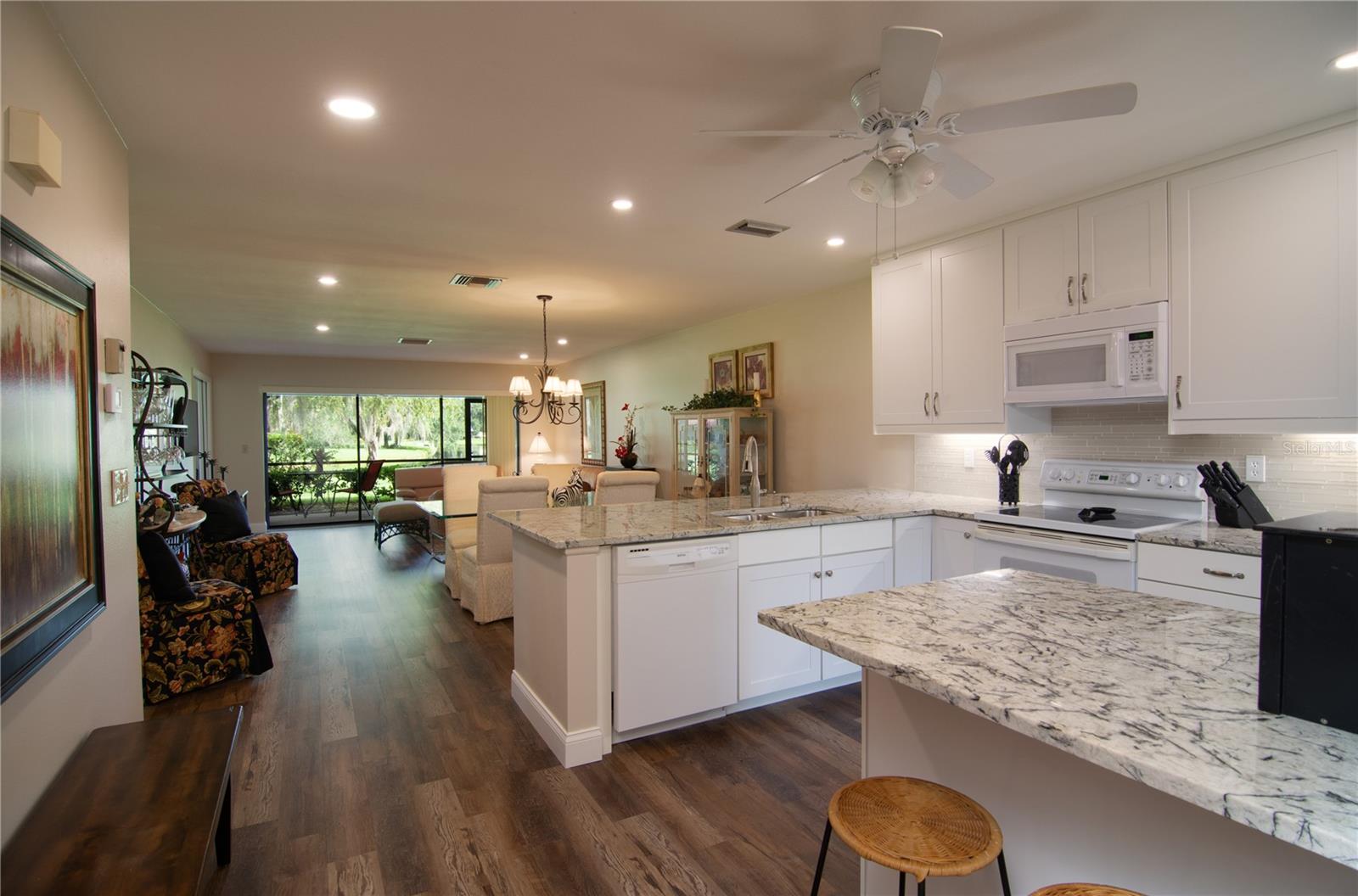 5635 GOLF POINTE DR #101 — photo 3