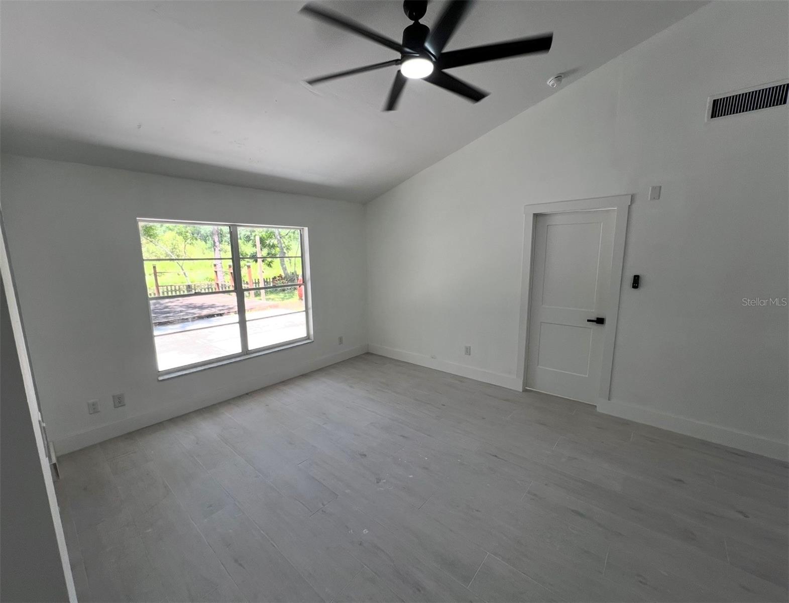 12824 DUNHILL DR — photo 12