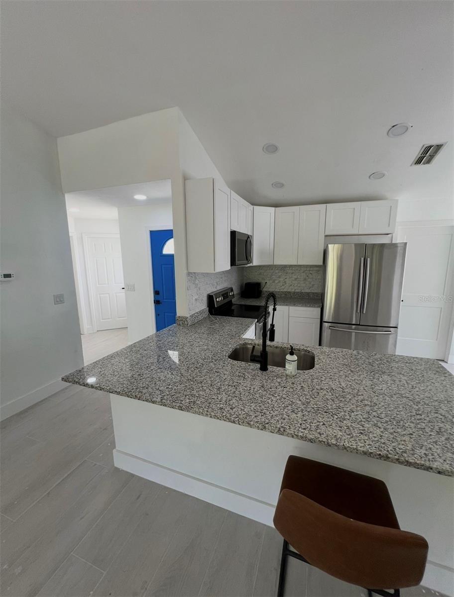 12824 DUNHILL DR — photo 7