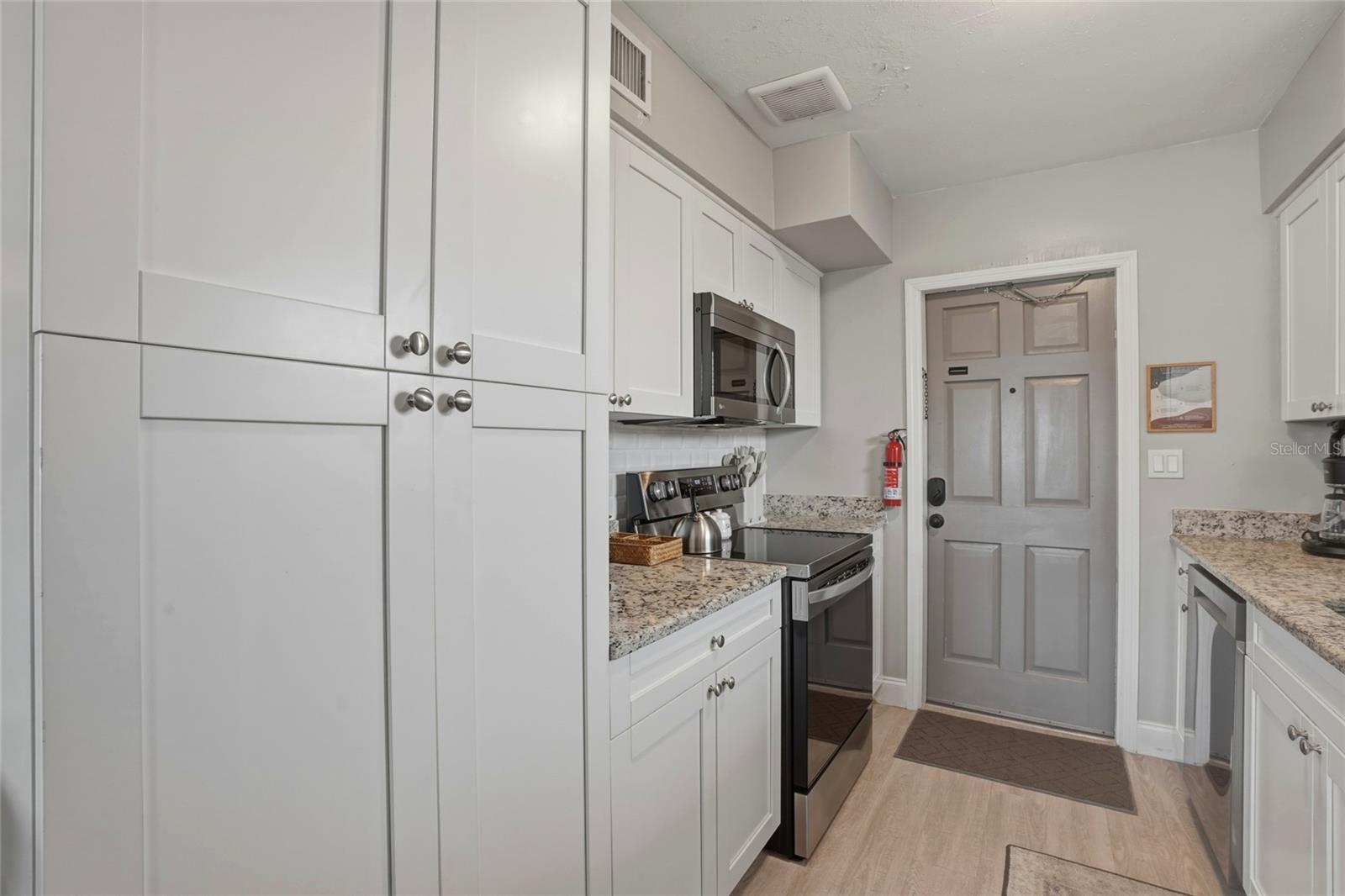 2605 BAY BLVD — photo 14