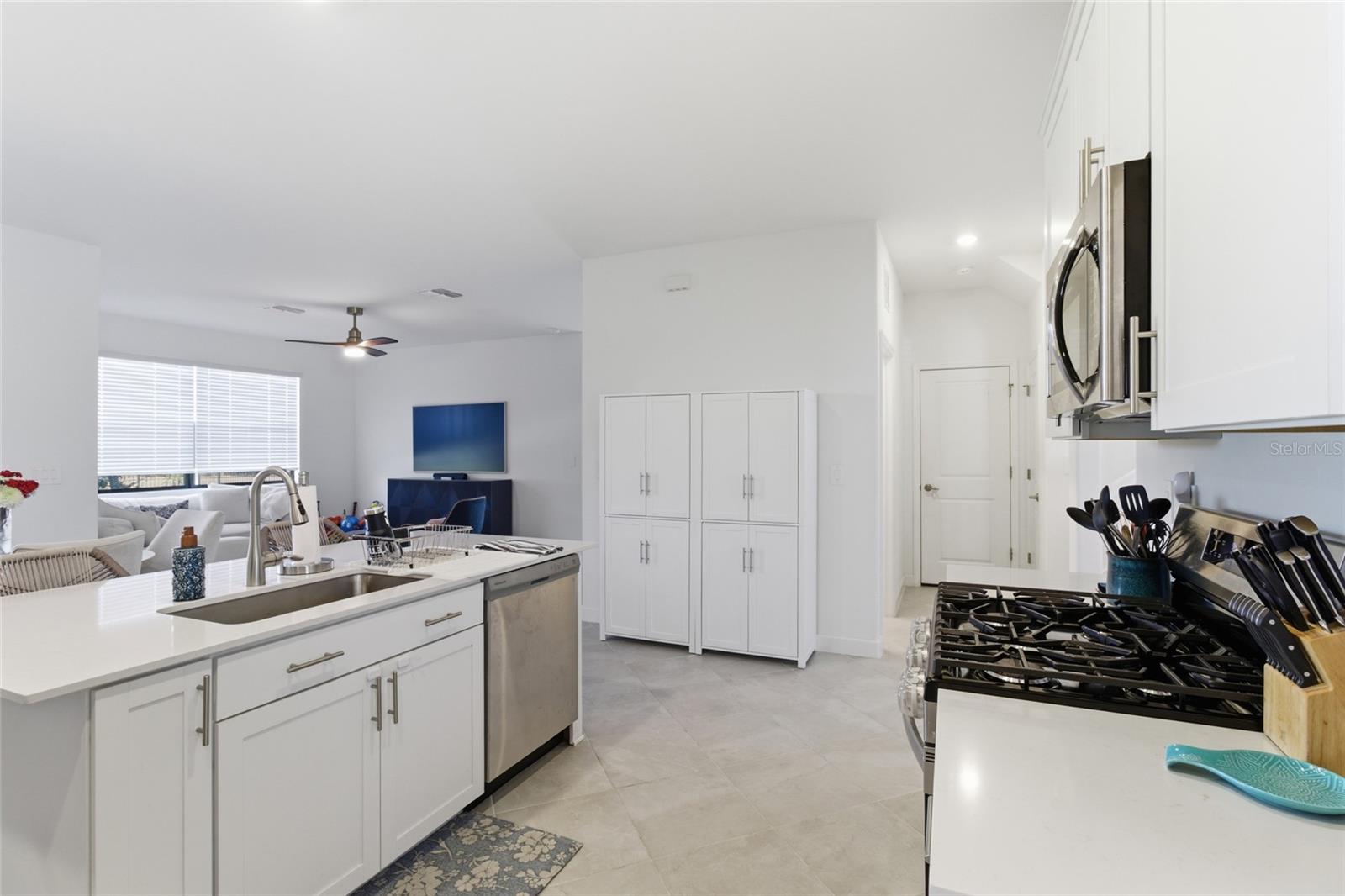 14968 SERENE SHORES LOOP — photo 15