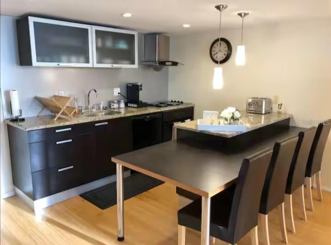 701 S MADISON AVE #422 — photo 3