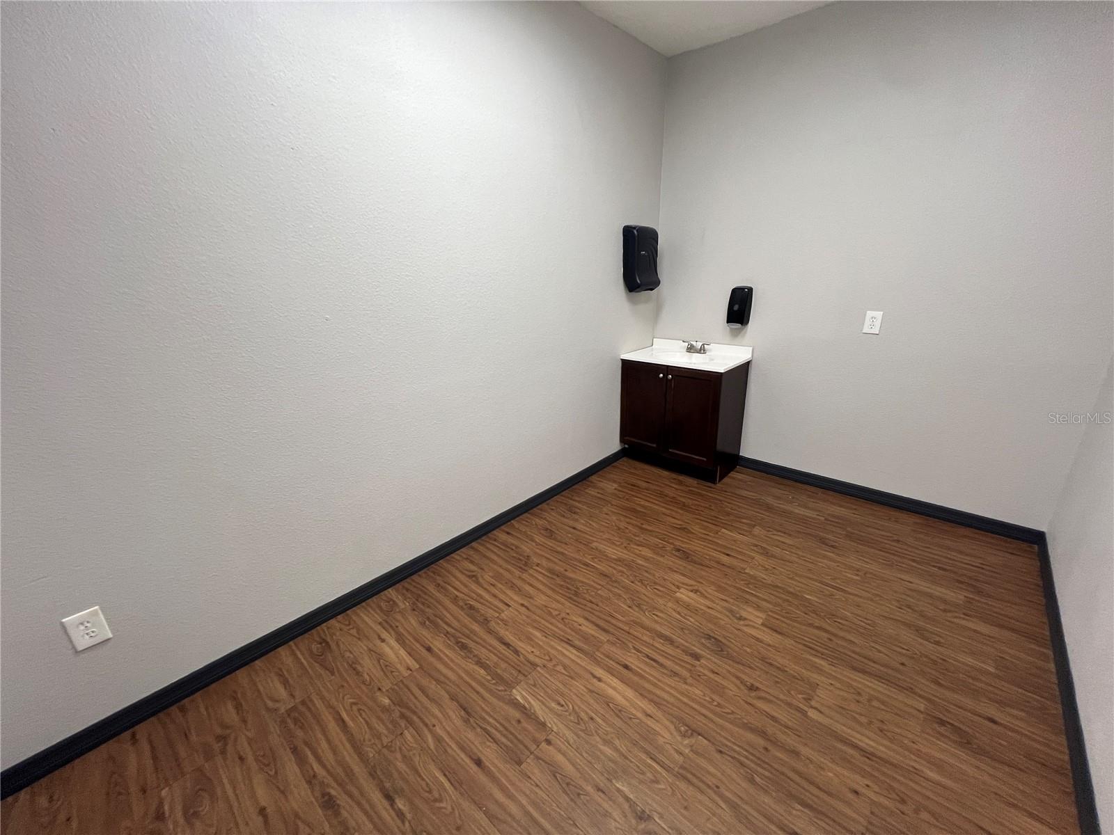 512 S DALE MABRY HWY — photo 20