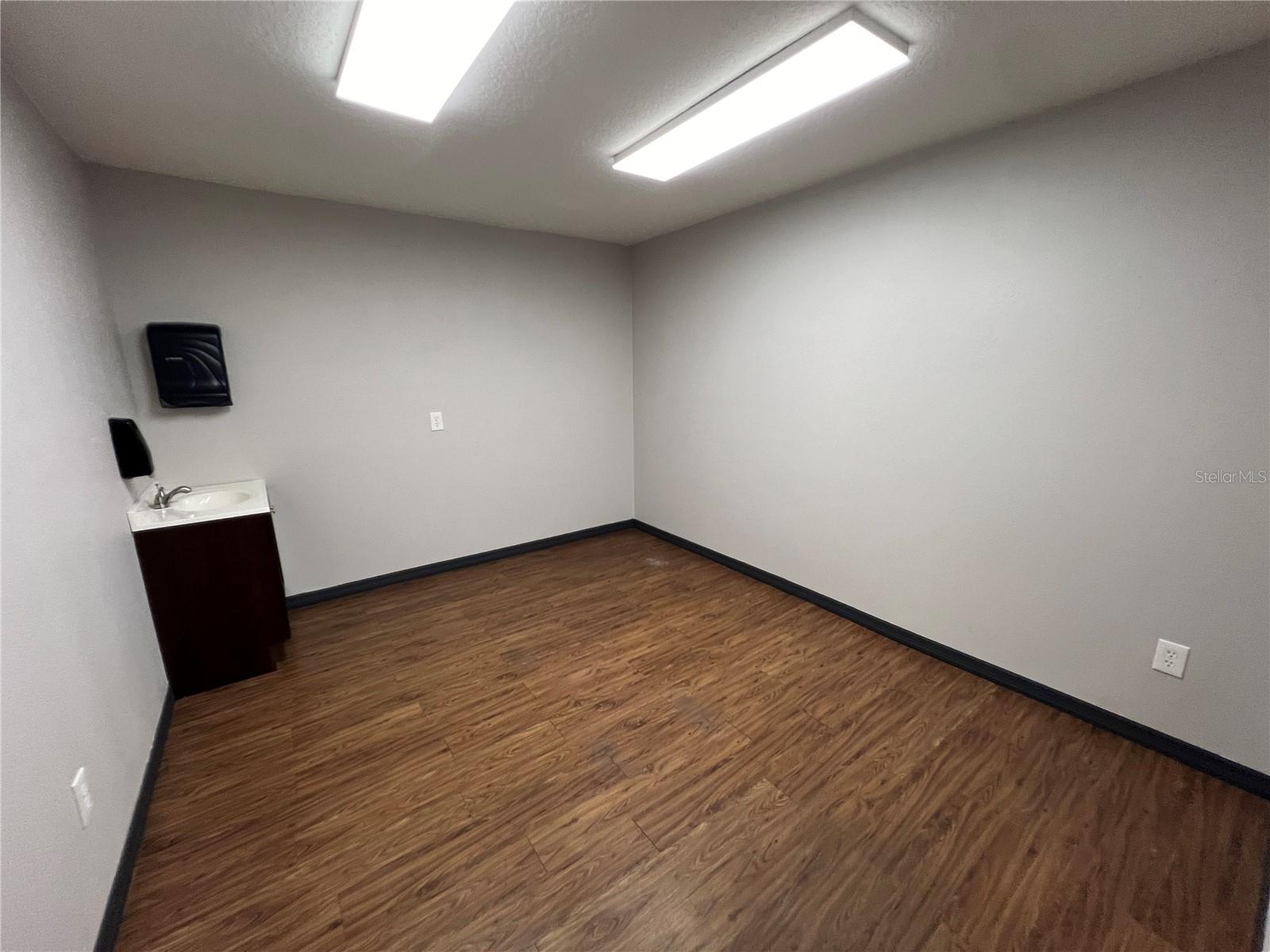512 S DALE MABRY HWY — photo 21