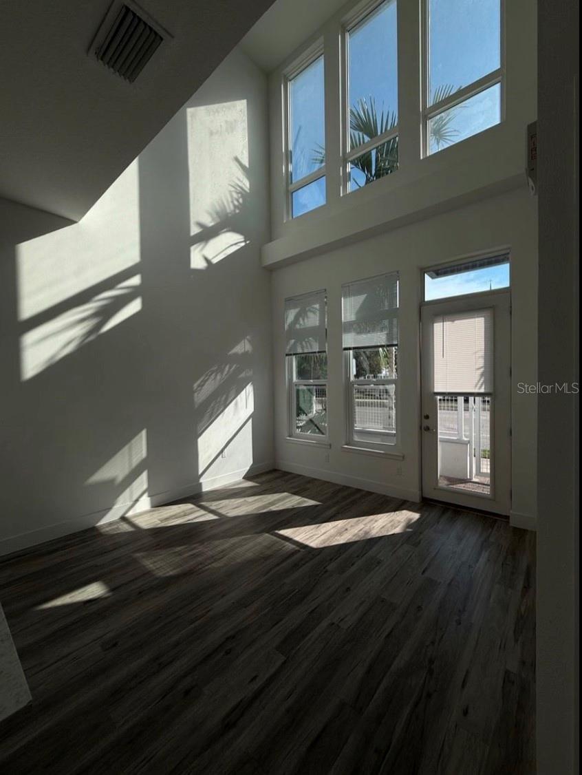 1659 2ND ST — photo 6