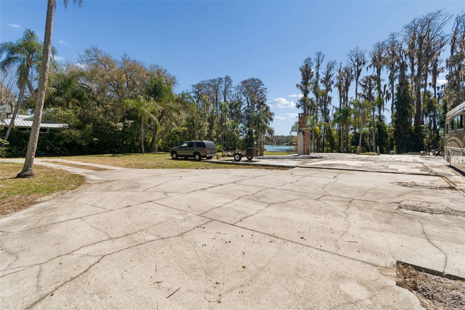 16515 LAKE CHURCH DR — photo 36