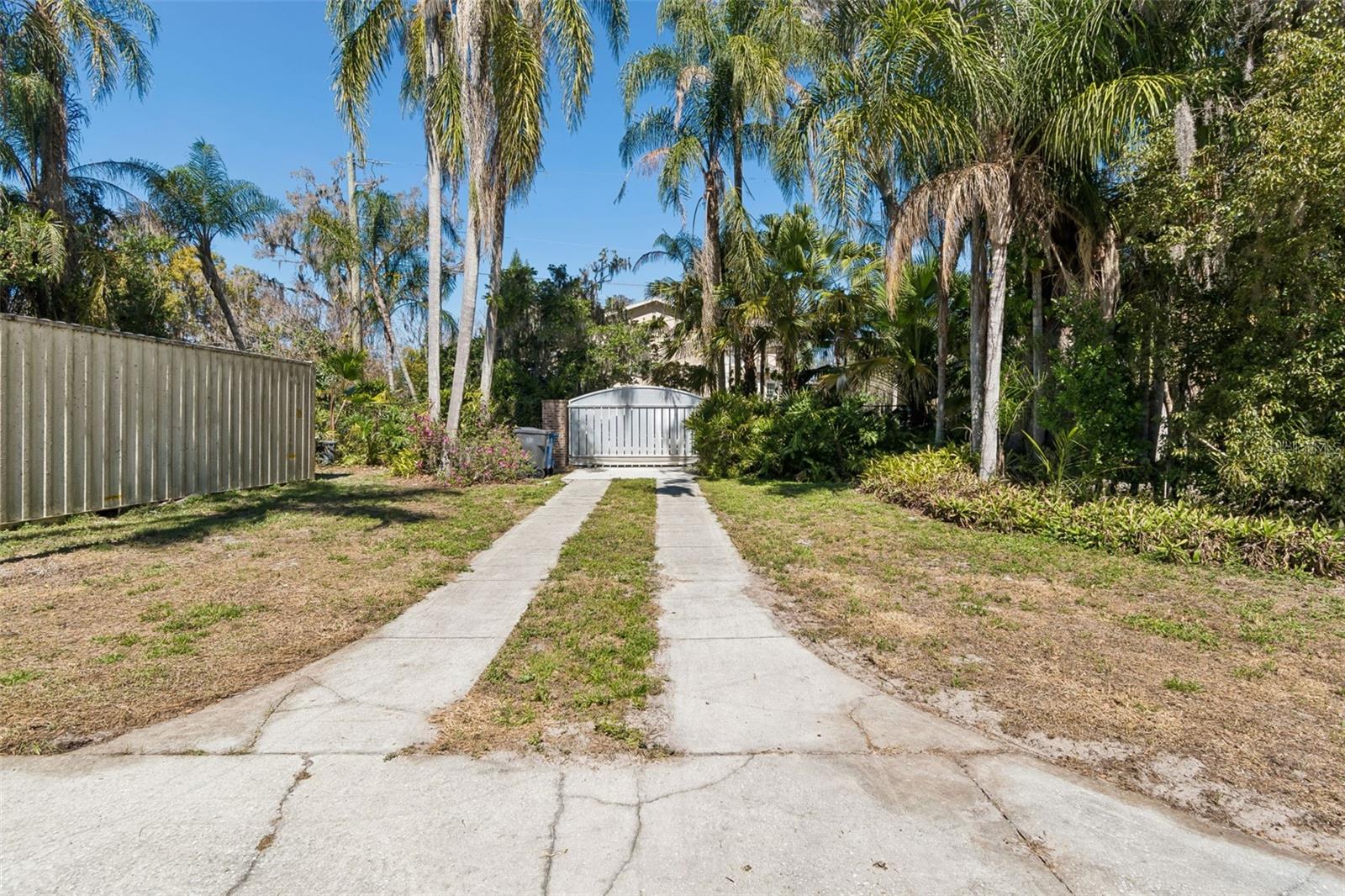 16515 LAKE CHURCH DR — photo 41