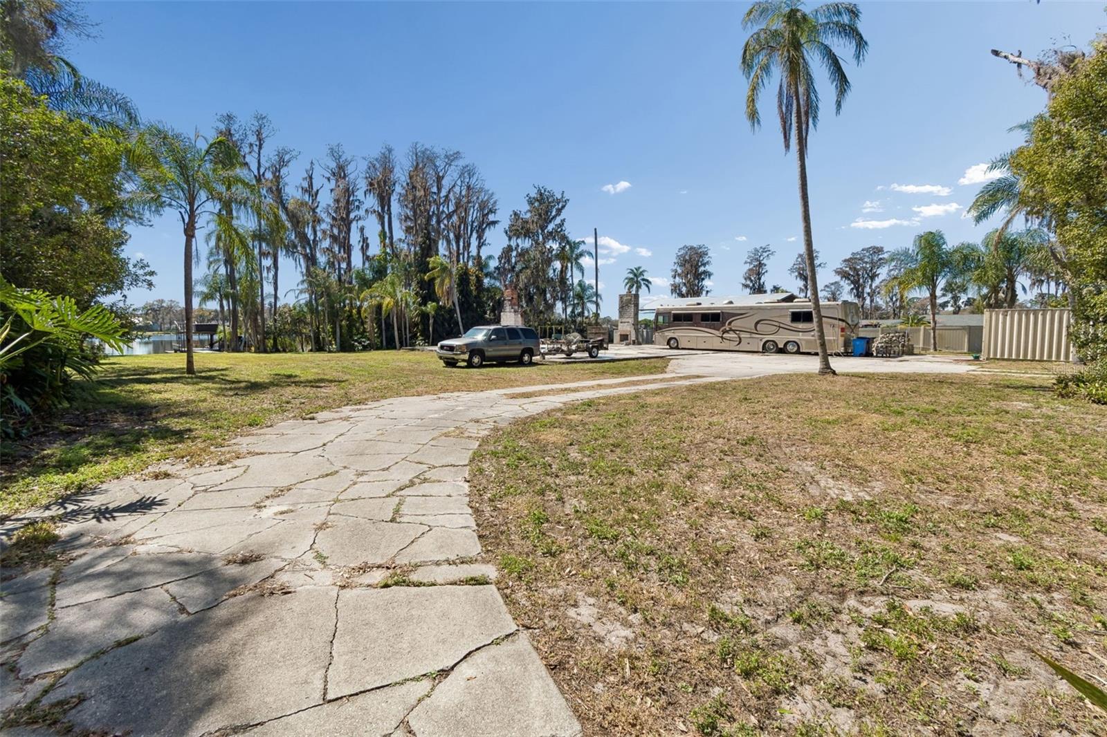 16515 LAKE CHURCH DR — photo 37