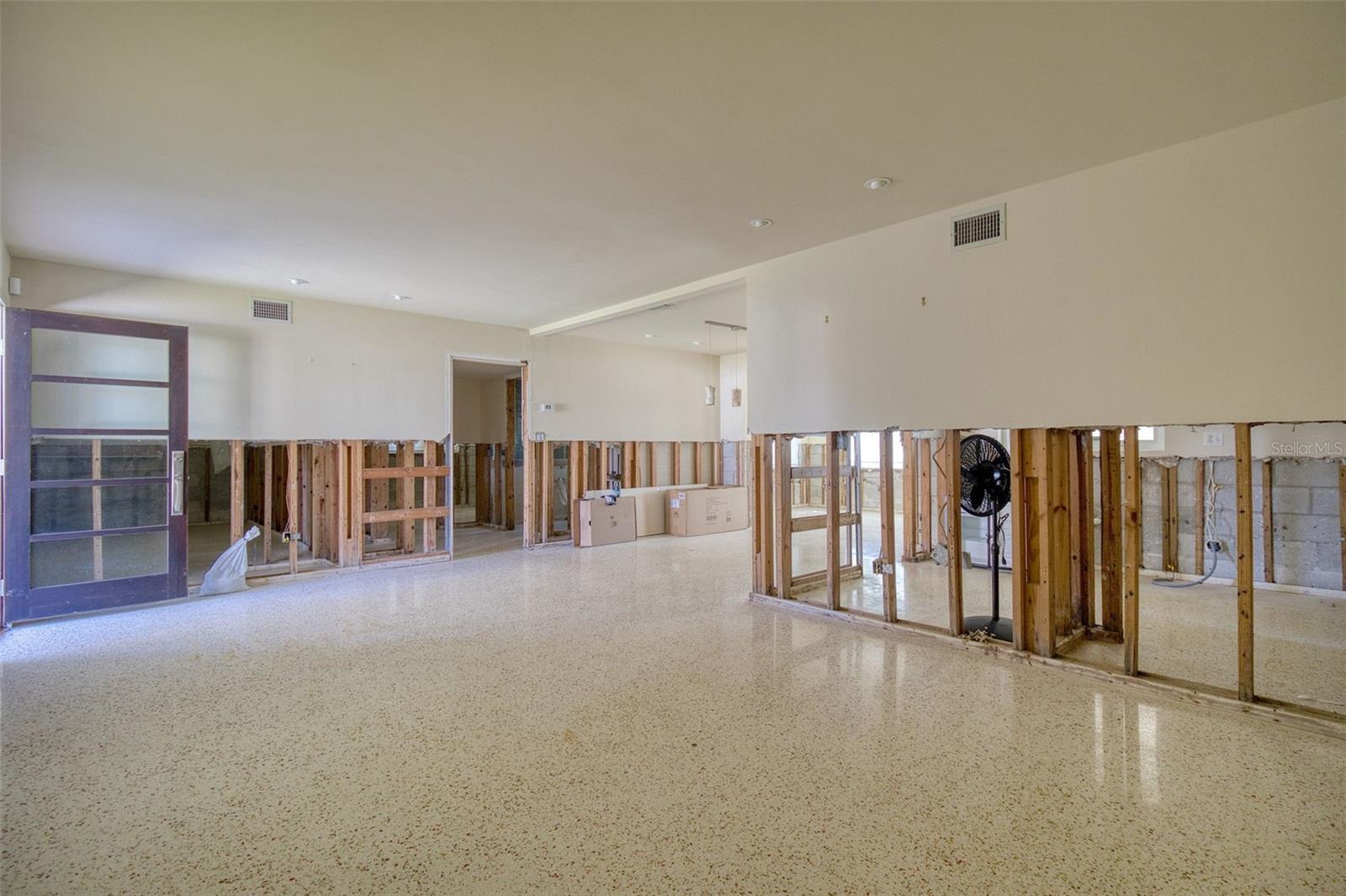 5 SHORE DR — photo 27