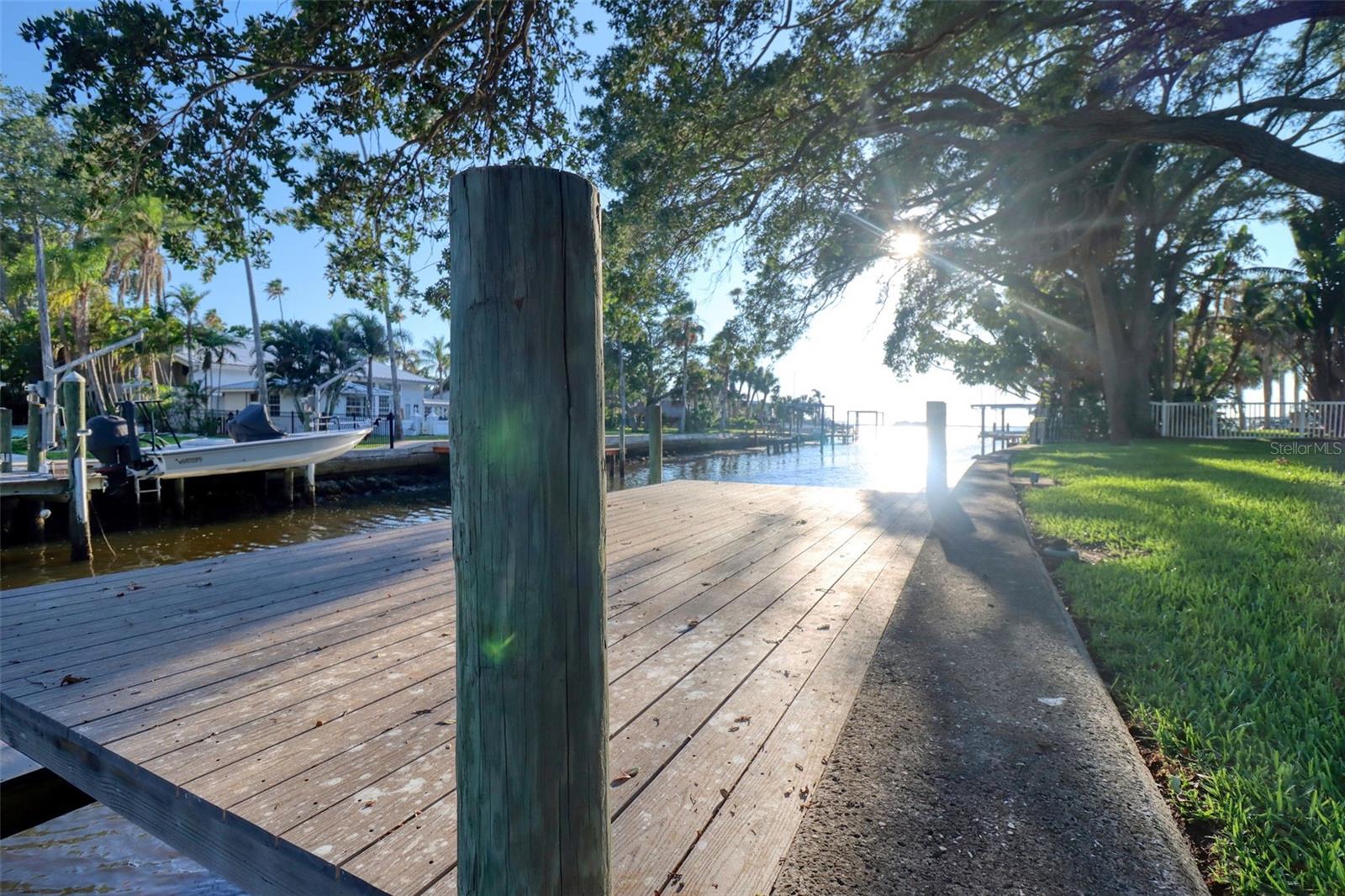 5 SHORE DR — photo 11