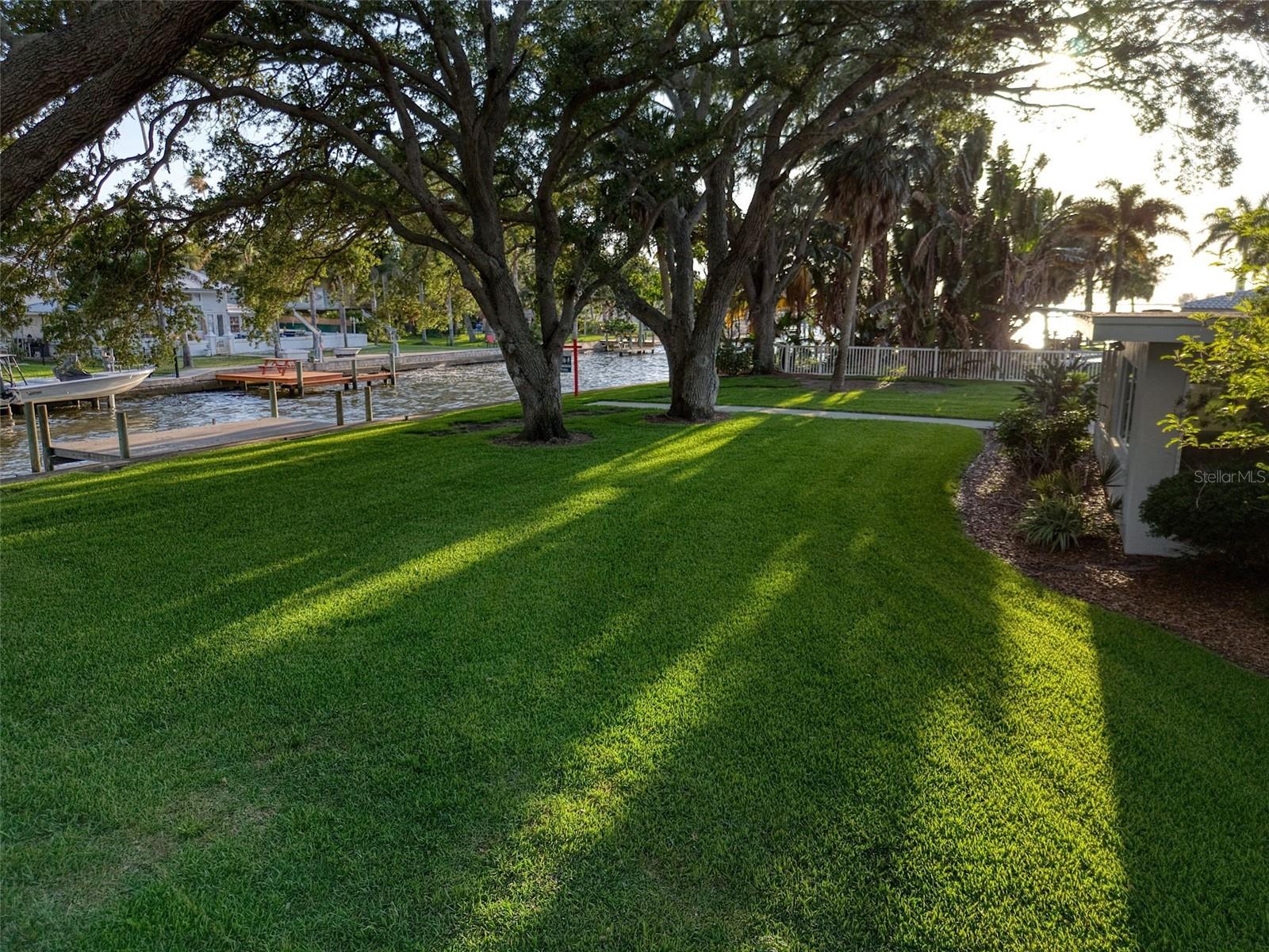 5 SHORE DR — photo 9