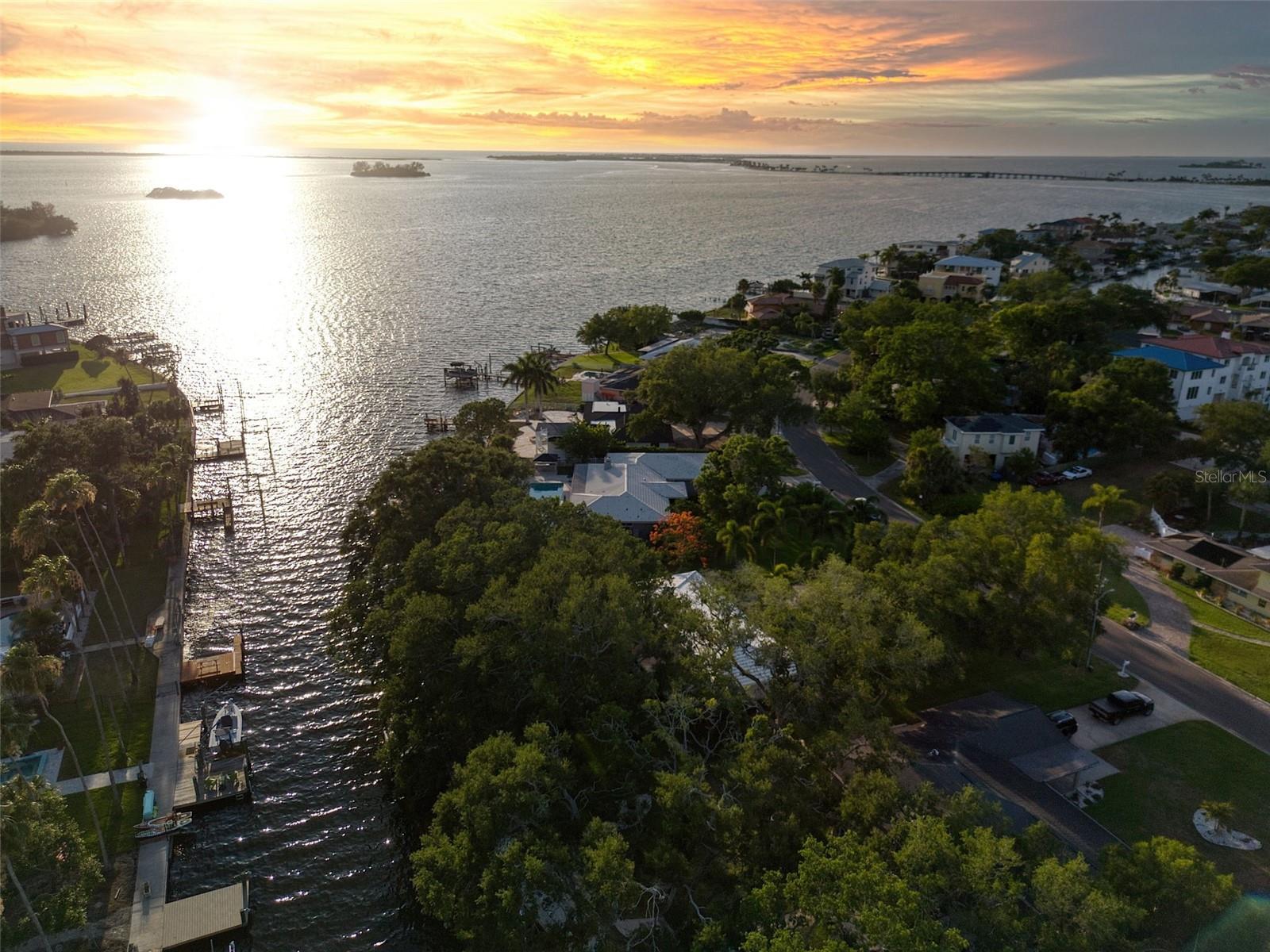 5 SHORE DR — photo 25