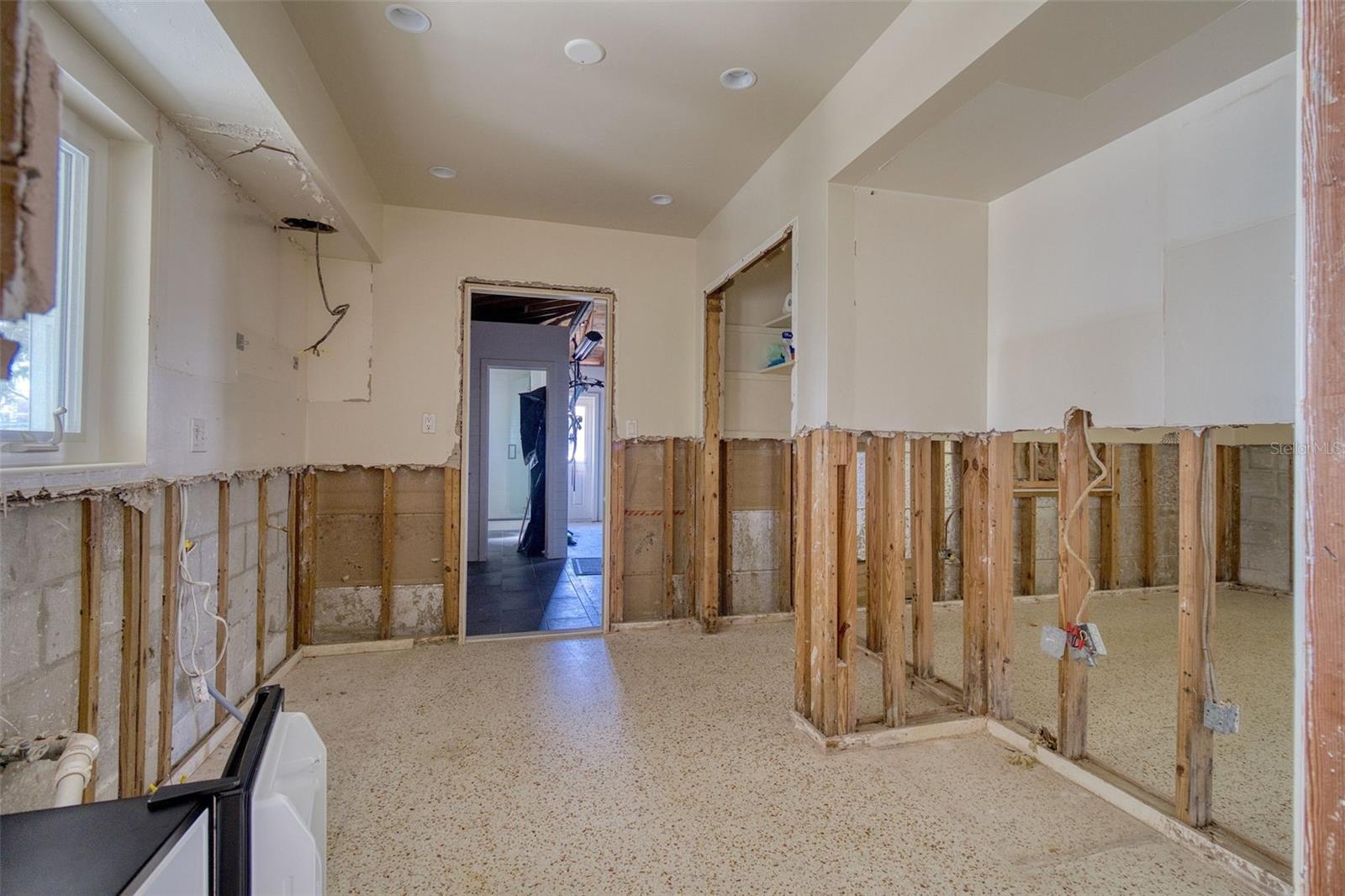 5 SHORE DR — photo 30