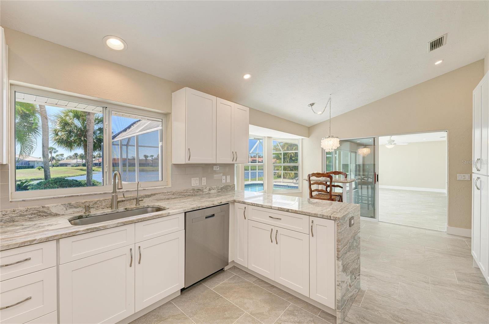1679 VALLEY DR — photo 36