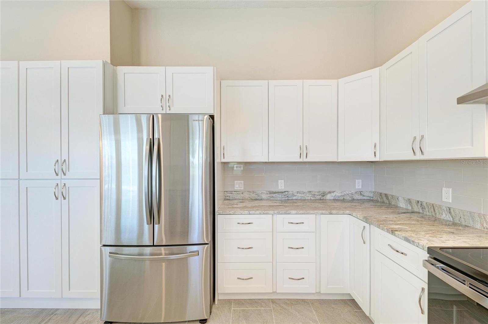 1679 VALLEY DR — photo 34