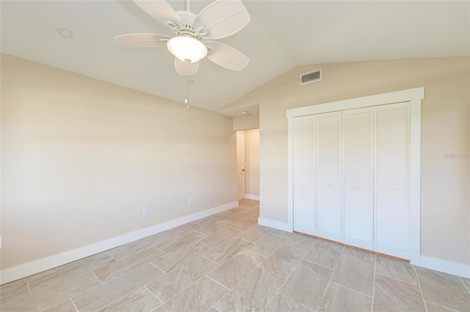 1679 VALLEY DR — photo 48