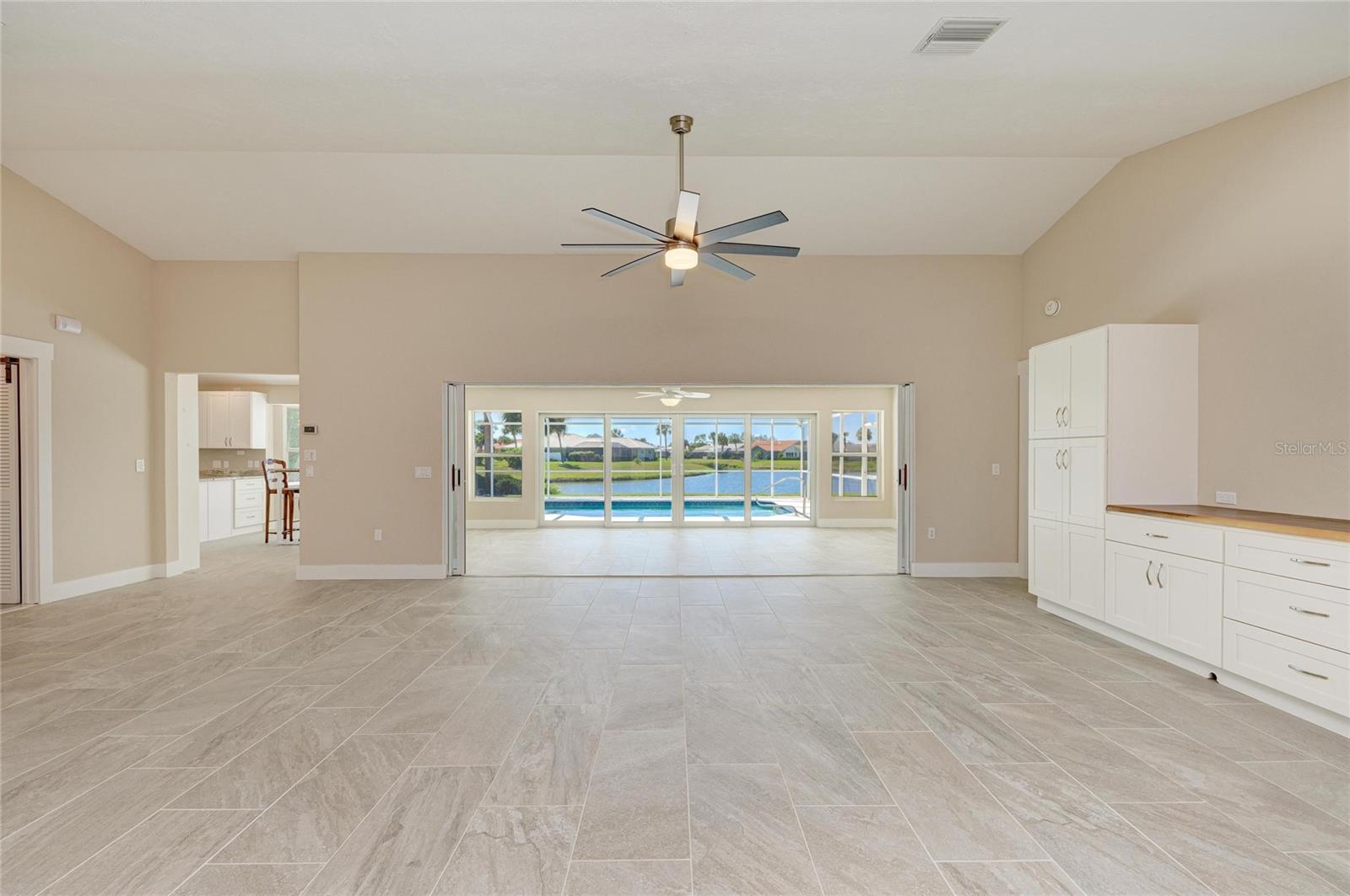 1679 VALLEY DR — photo 18