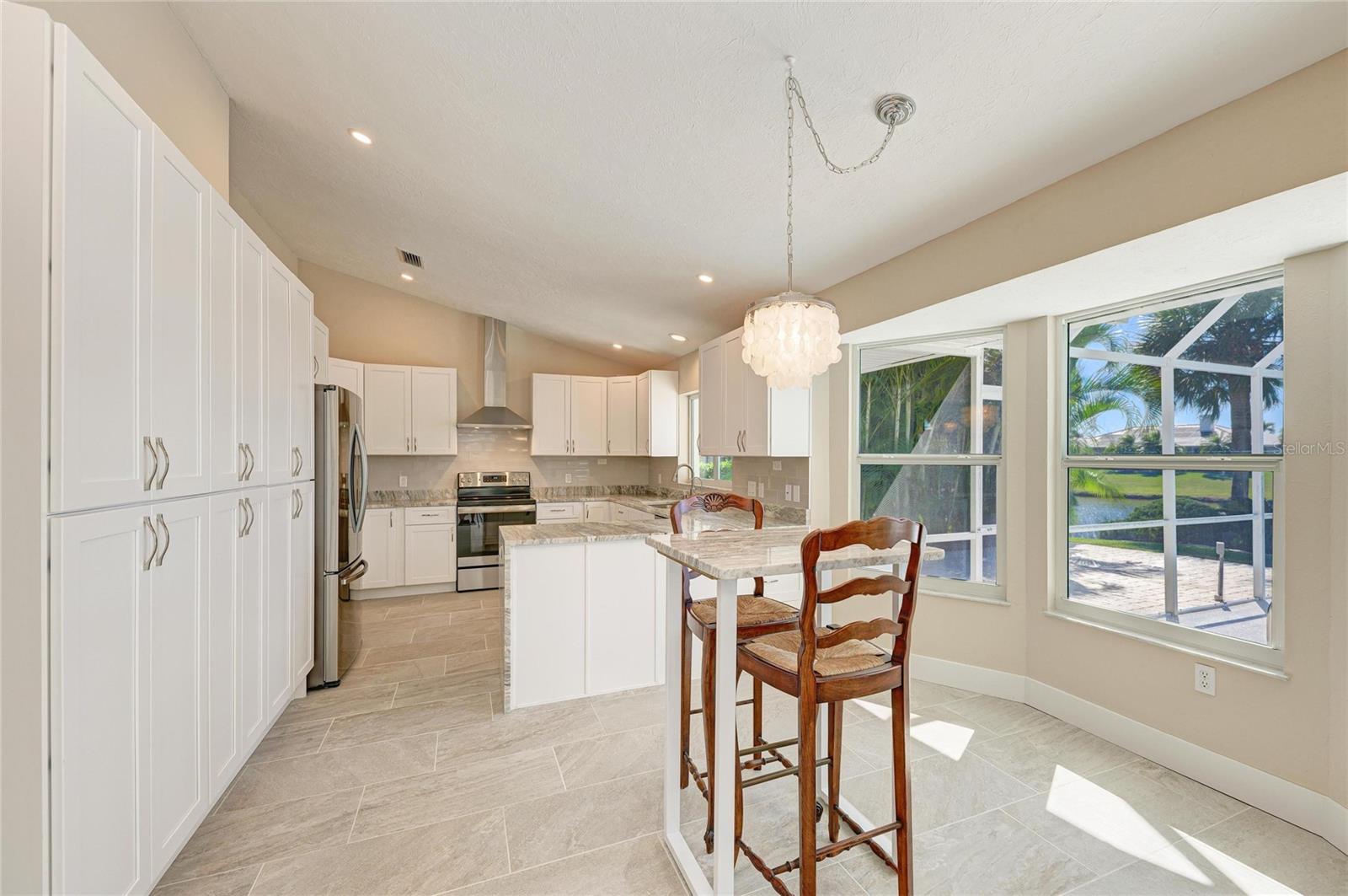 1679 VALLEY DR — photo 30