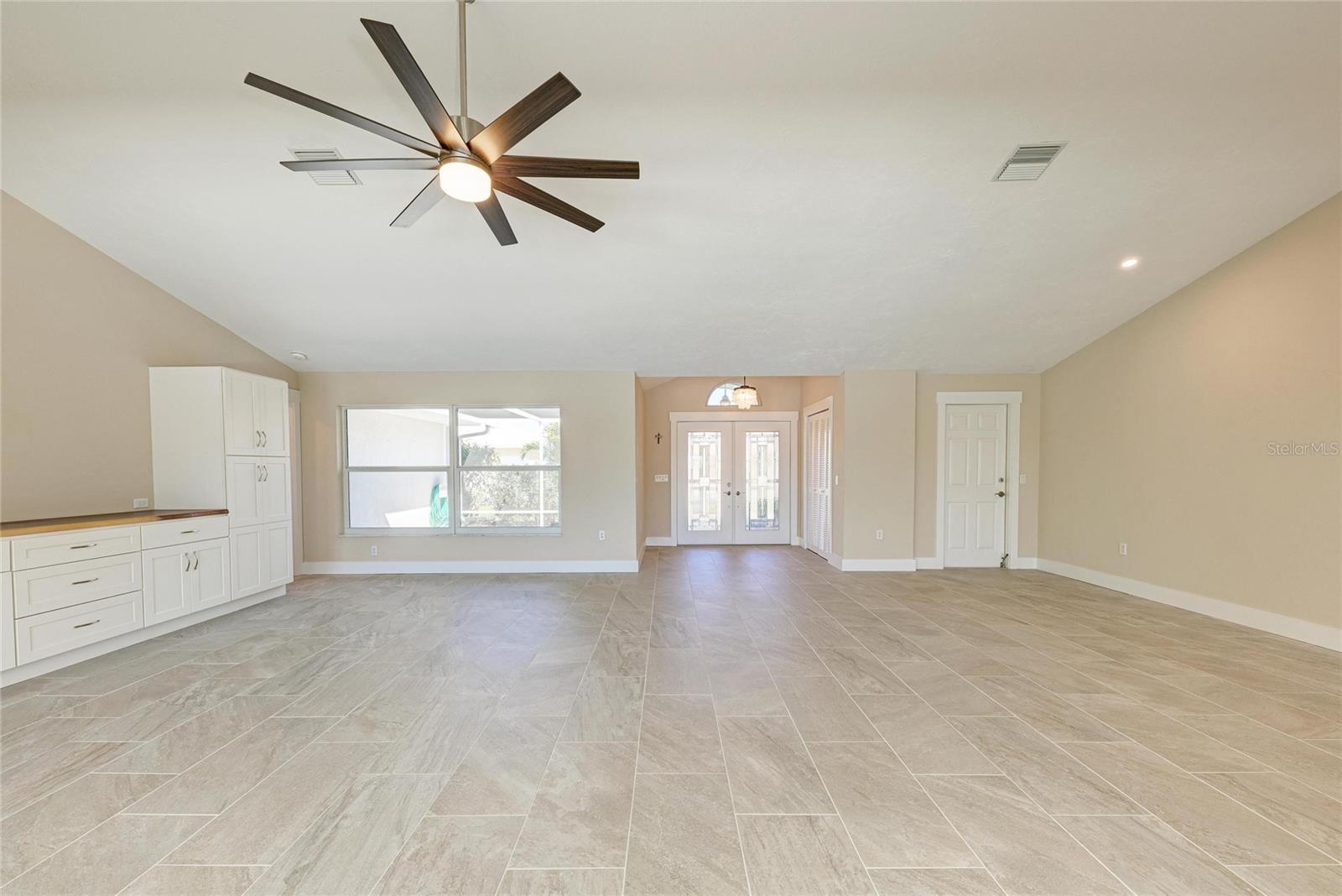1679 VALLEY DR — photo 21