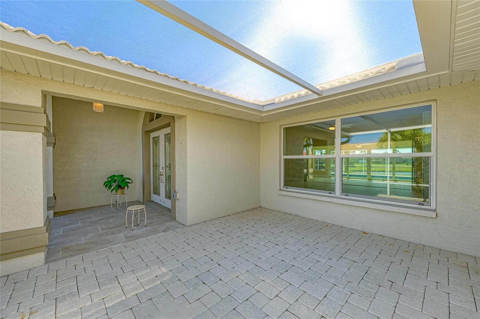 1679 VALLEY DR — photo 14