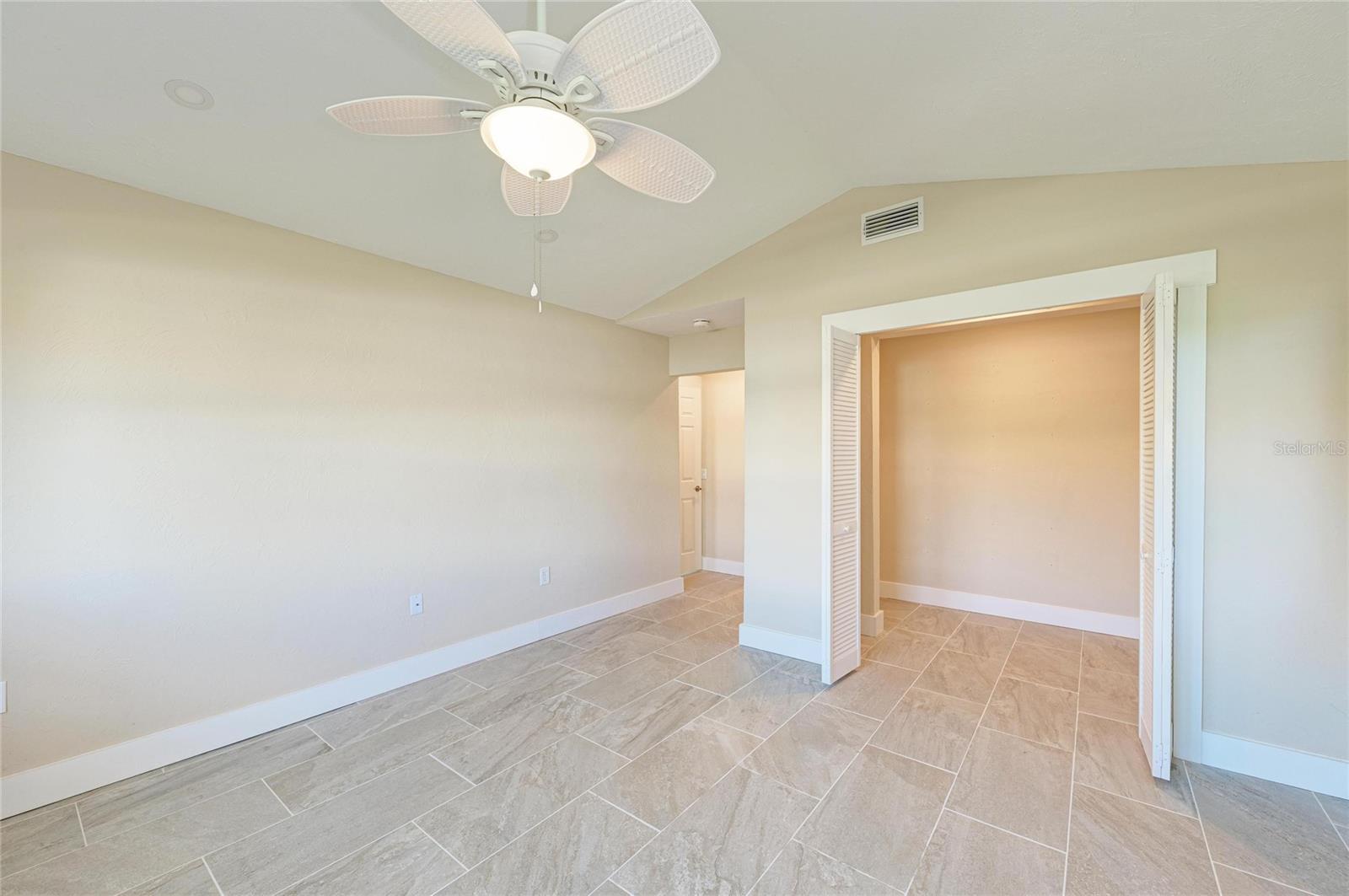 1679 VALLEY DR — photo 49