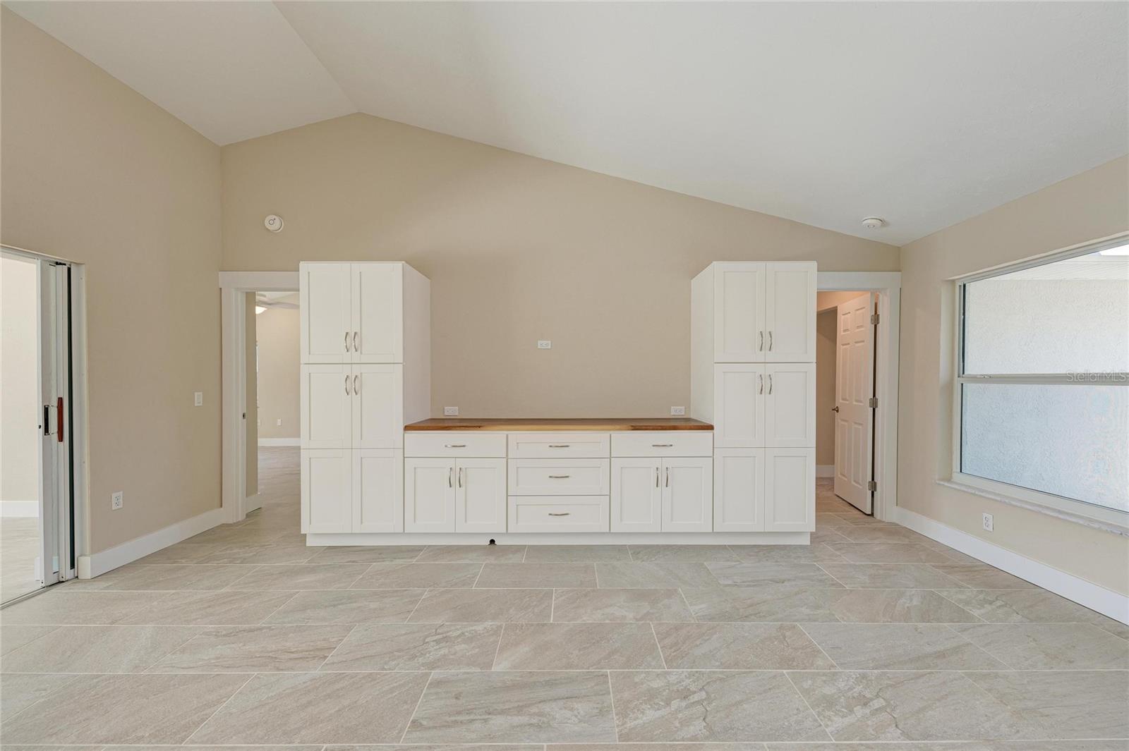 1679 VALLEY DR — photo 22