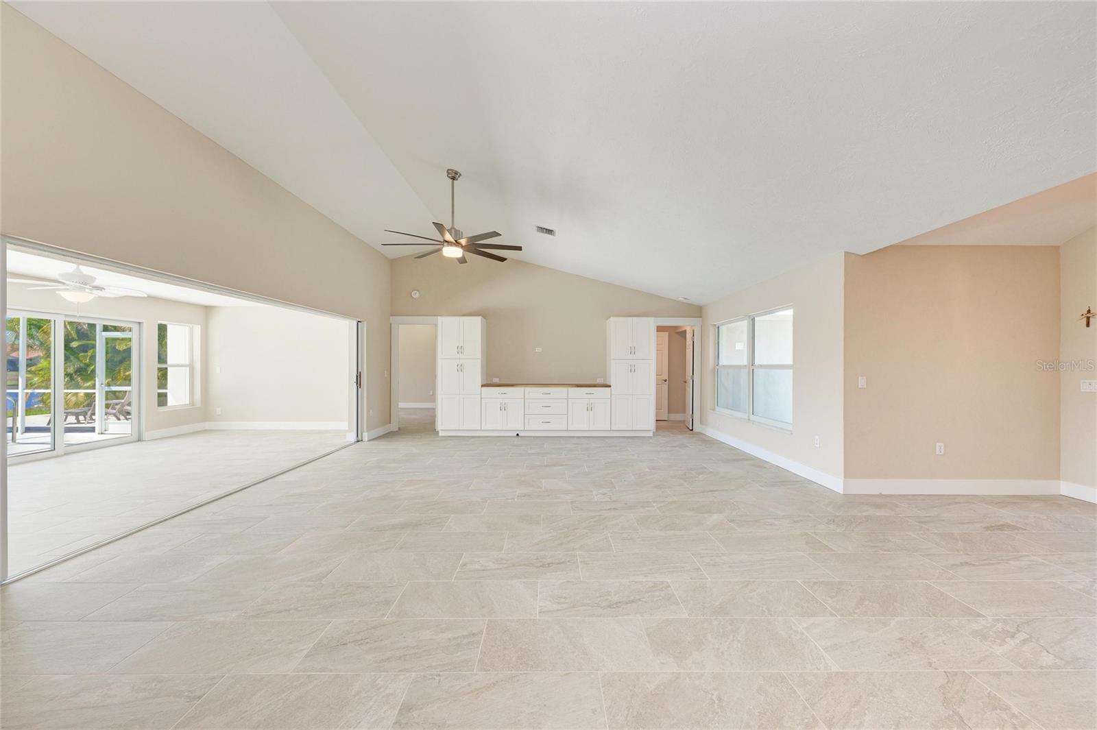 1679 VALLEY DR — photo 16
