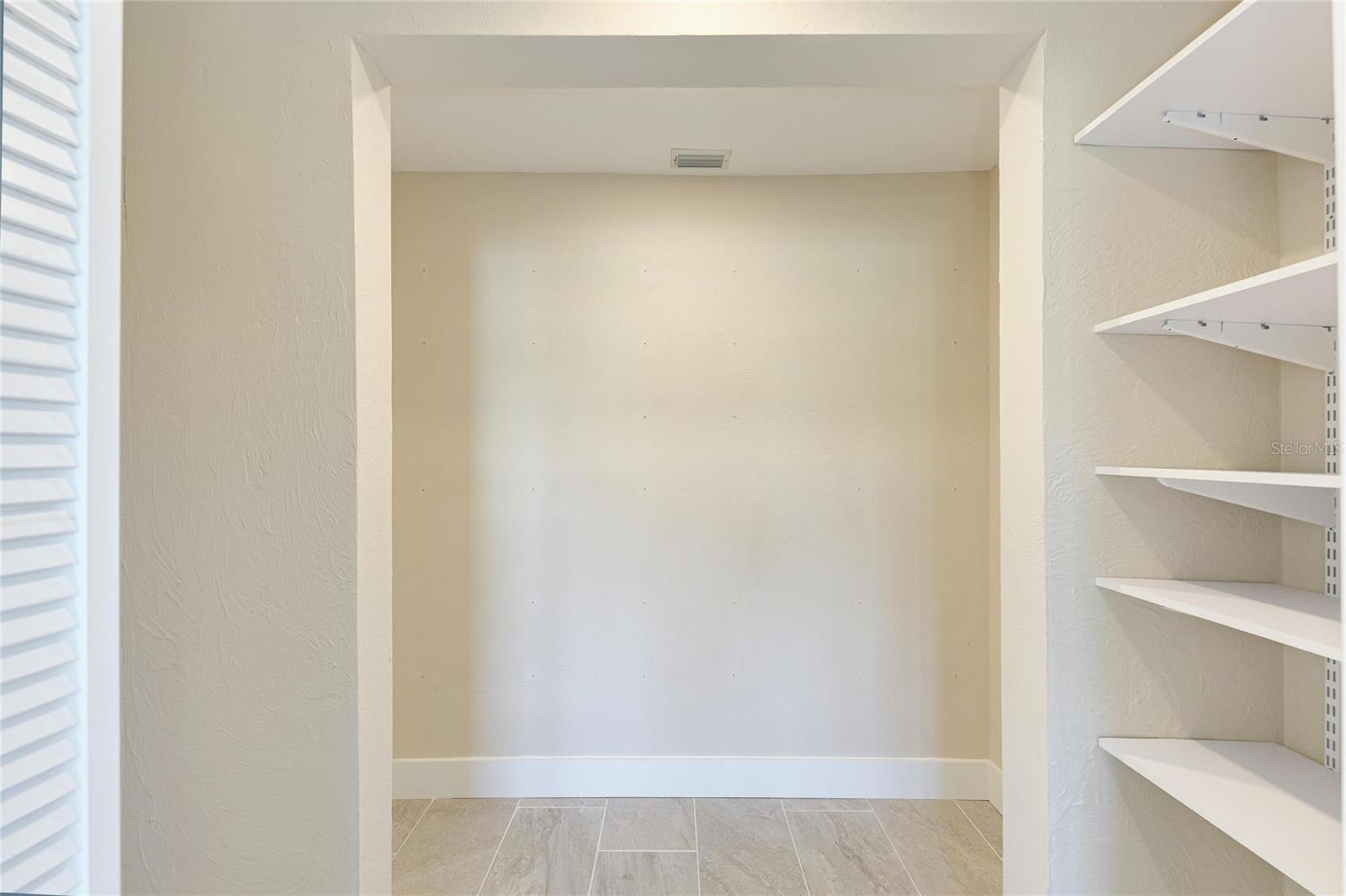 1679 VALLEY DR — photo 50