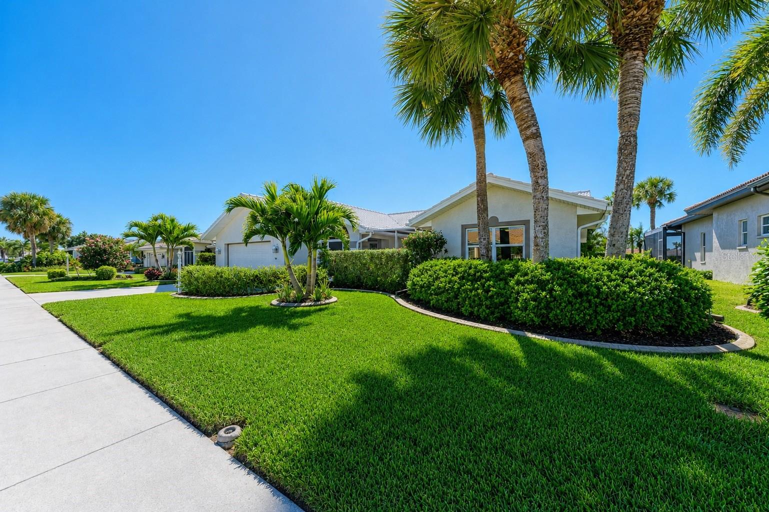 1679 VALLEY DR — photo 4