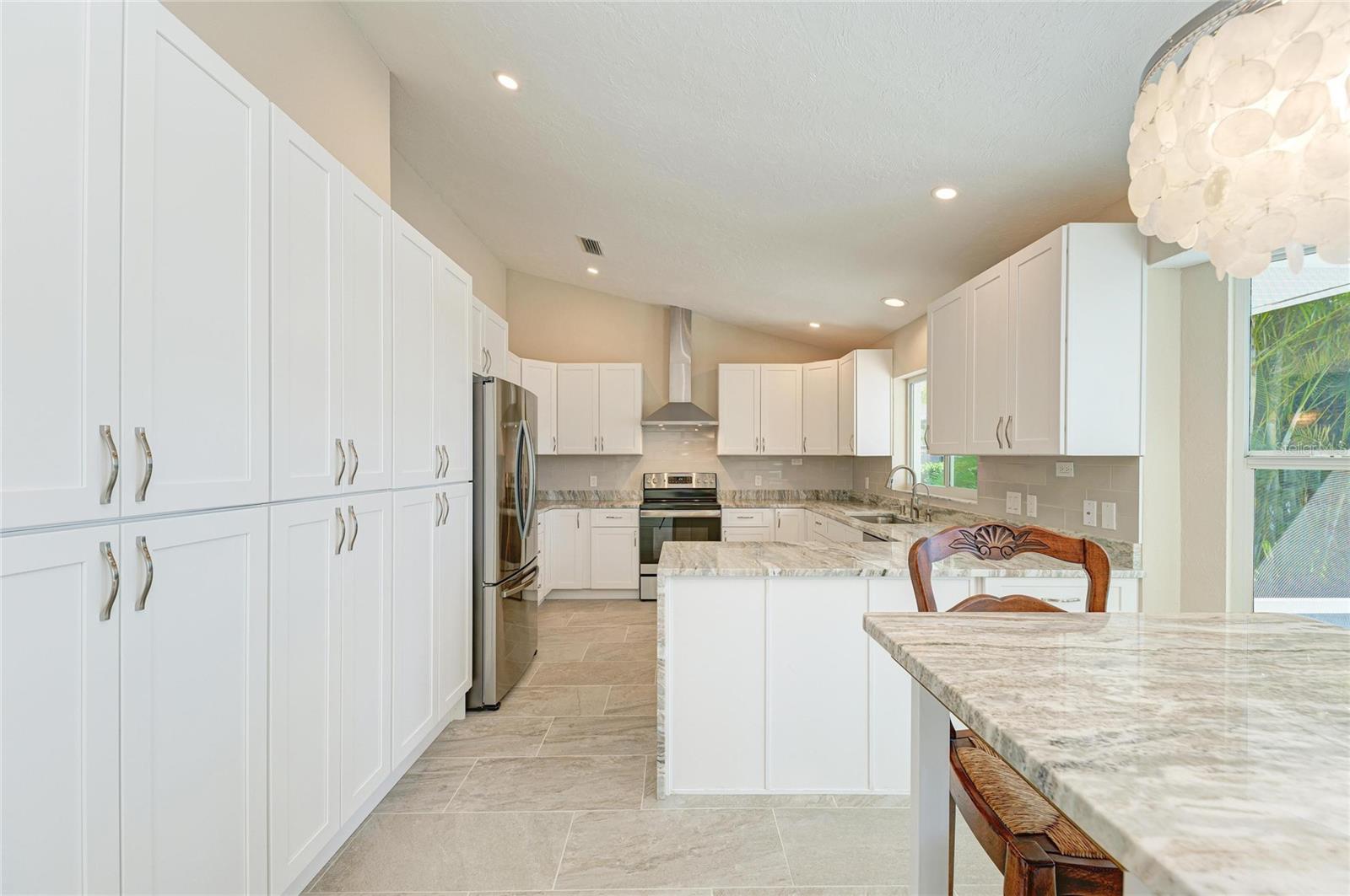 1679 VALLEY DR — photo 31