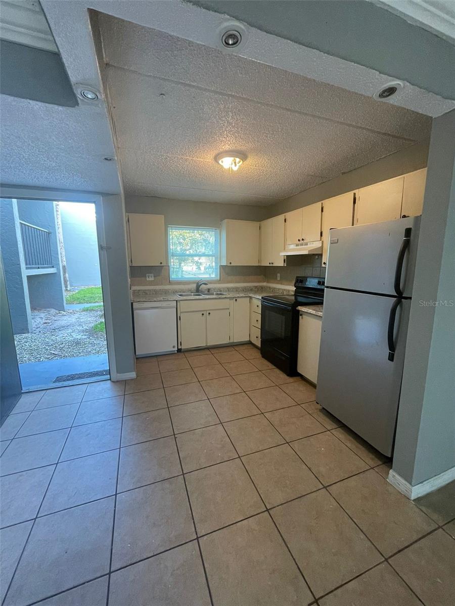 14413 AMERICANA CIR #105 — photo 3