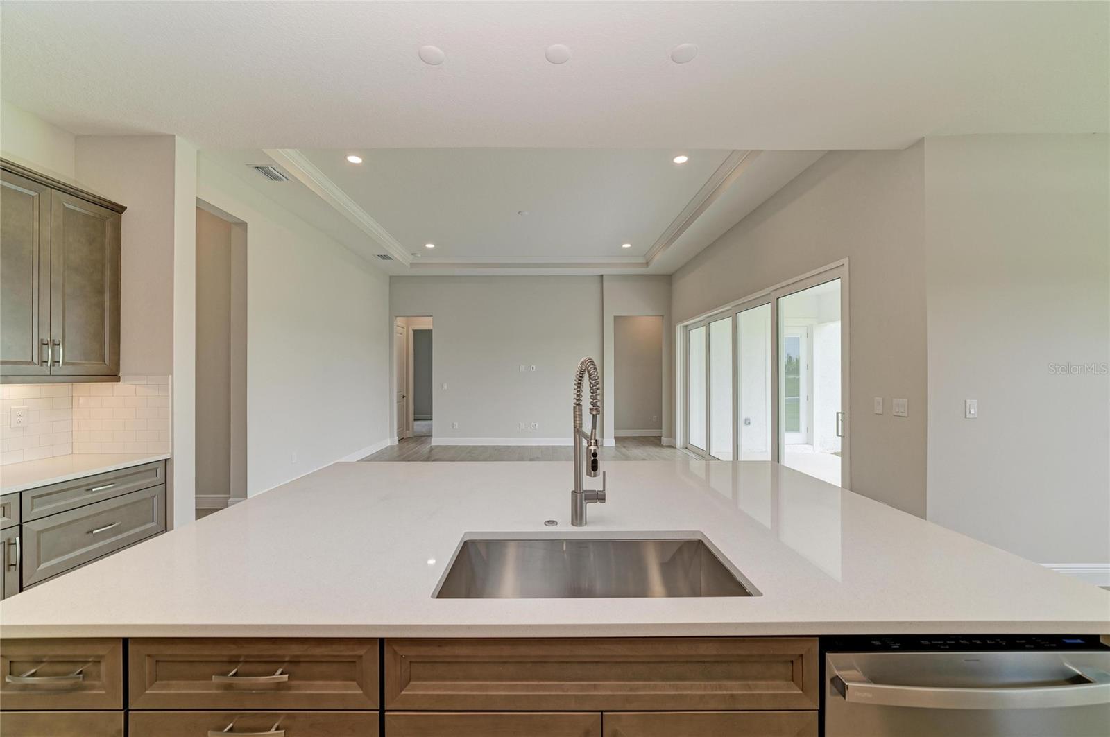 10308 LONGMEADOW AVE — photo 17