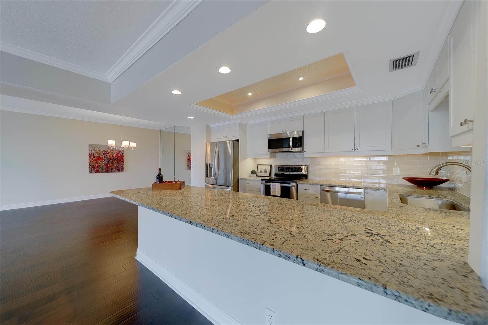 8 BELLEVIEW BLVD #308 — photo 2