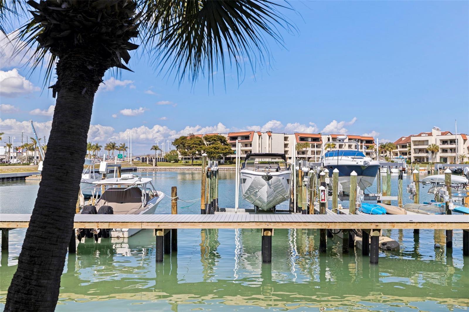 117 YACHT CLUB LN — photo 5