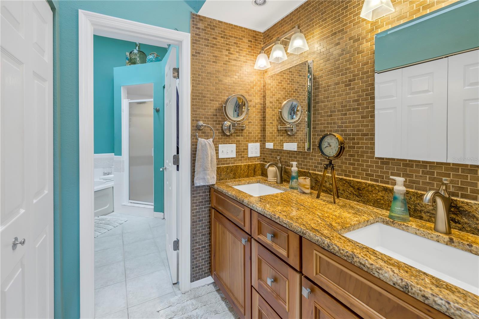 117 YACHT CLUB LN — photo 38