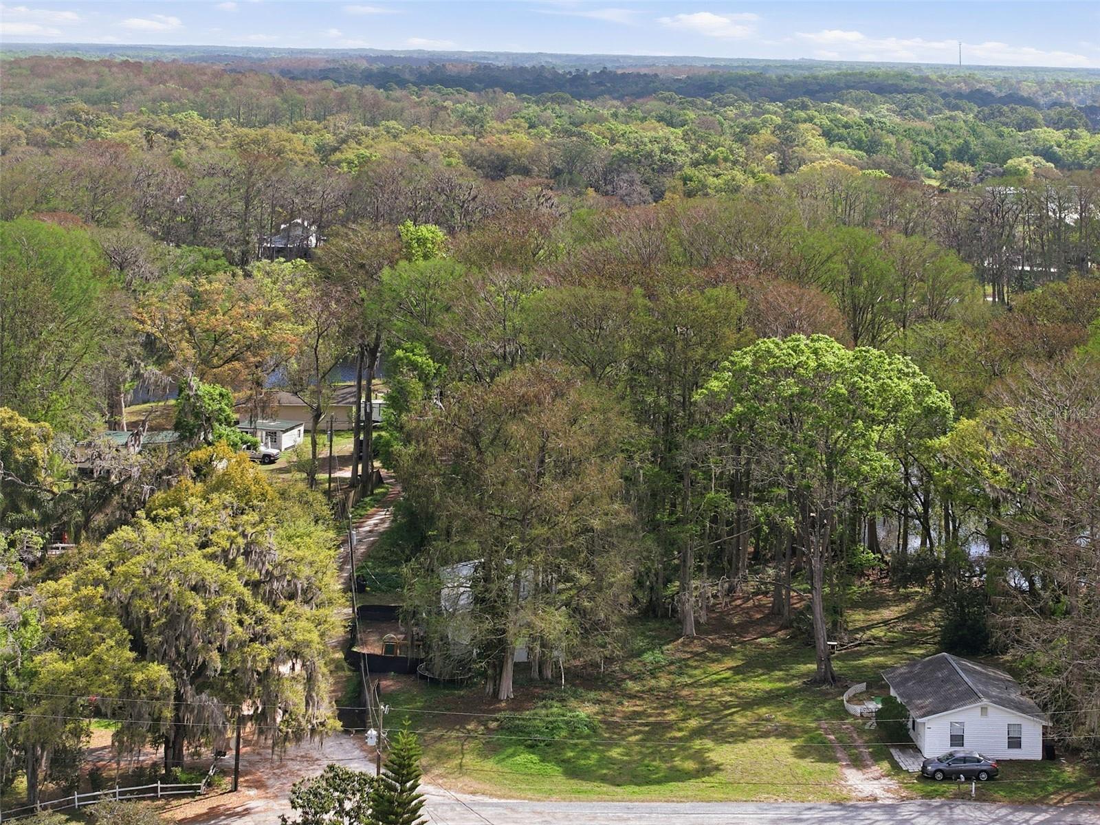 8604 CAMEO DR — photo 32