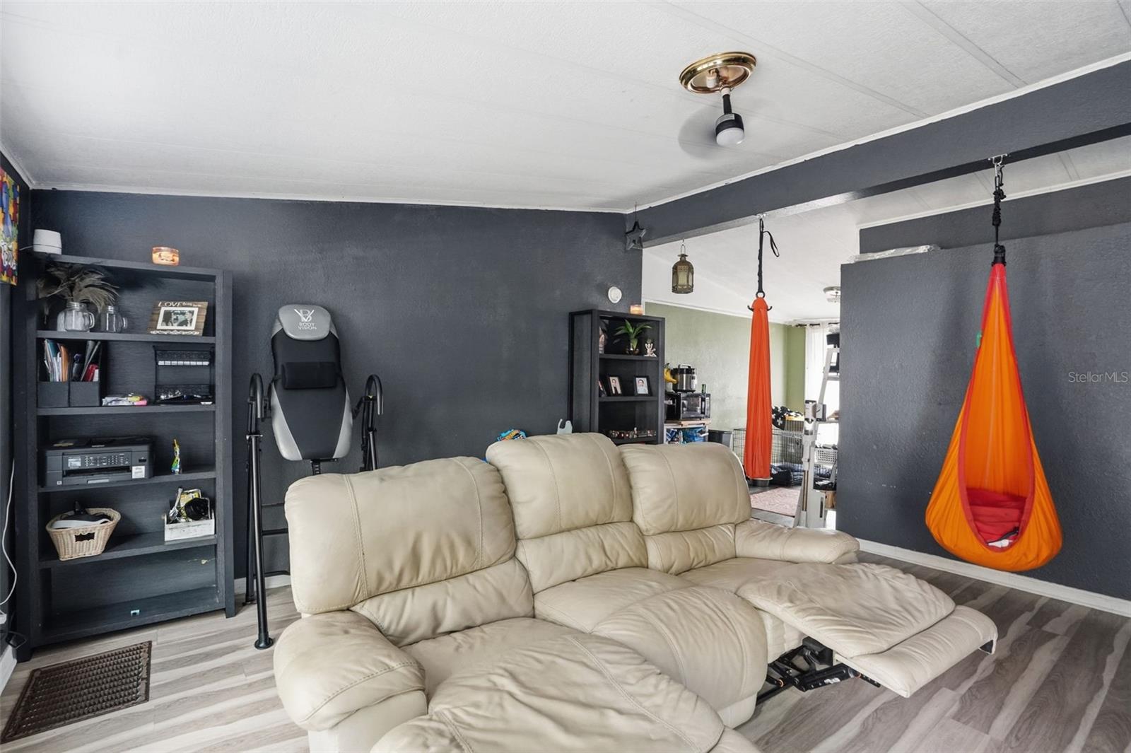 8604 CAMEO DR — photo 7